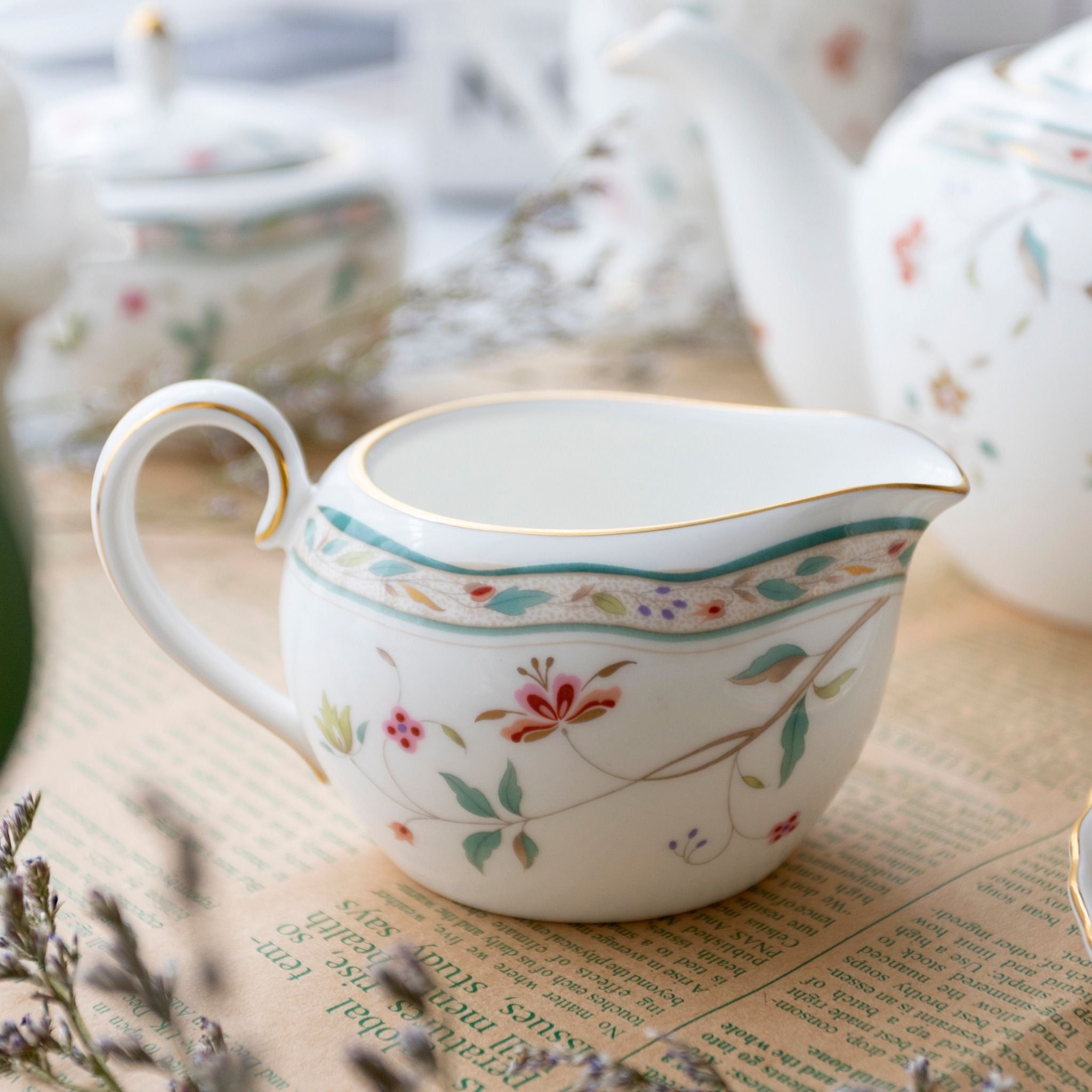 Bộ ấm chén uống trà (ấm 960ml, chén 180ml) 15 món sứ xương | Noritake Hana Sarasa 4409L - T017L