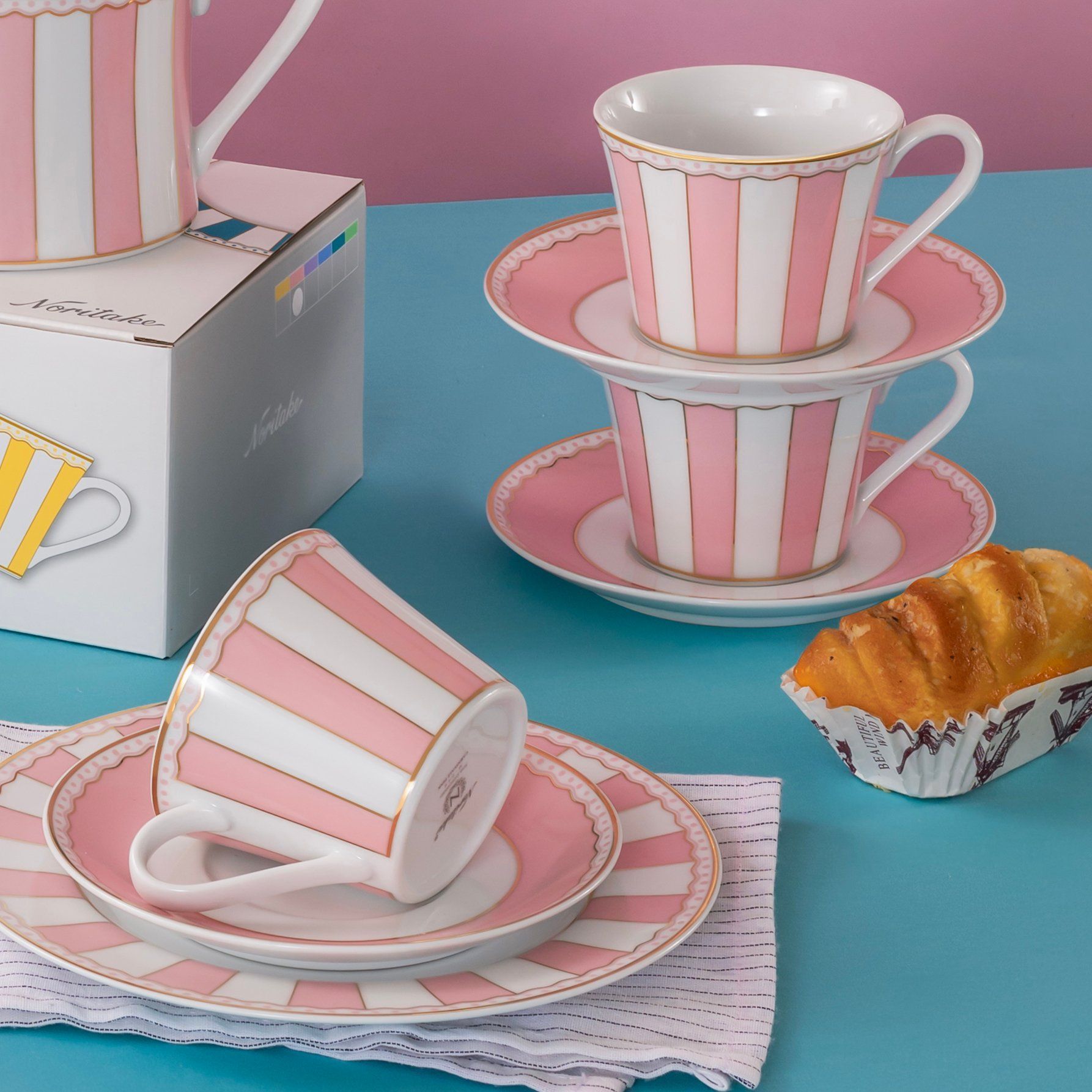 Bộ ấm chén uống trà (ấm 630ml, chén 250ml) 13 món sứ trắng (hồng pastel) | Noritake CRNIVL Pink M-249L - T014M