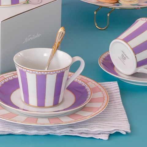  Bộ ấm chén uống trà (ấm 630ml, chén 250ml) 13 món sứ trắng (tím lavender) | Noritake CRNIVL Lavender M-248L - T014M 