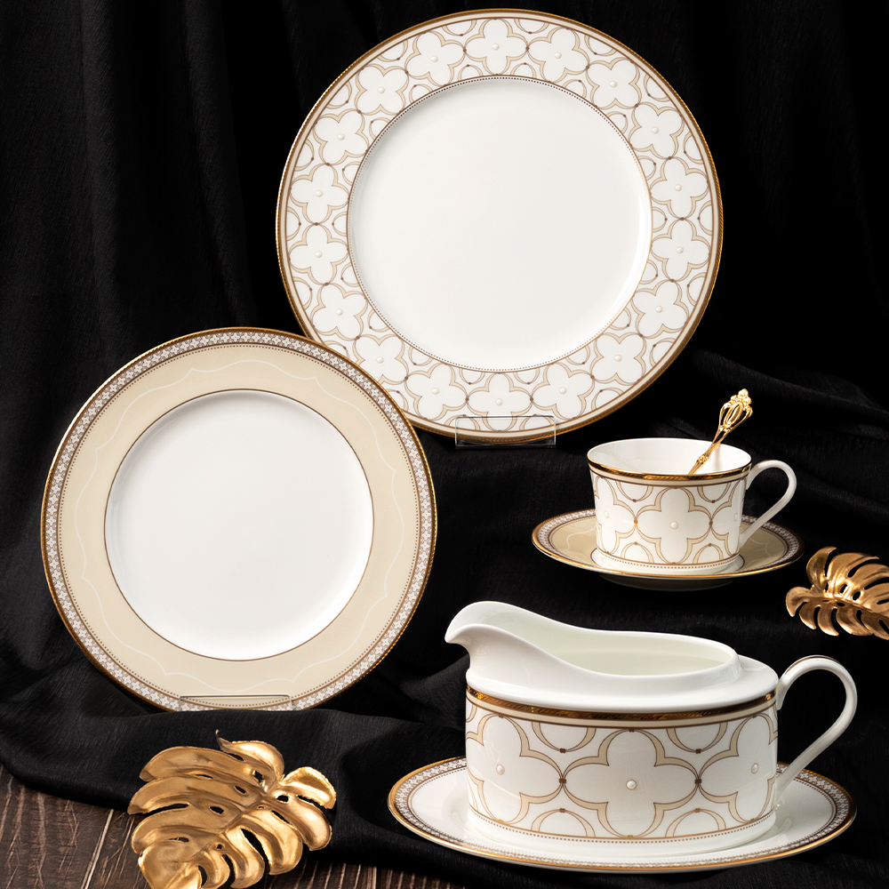 Bình (hũ) đựng nước xốt quai tròn dung tích 620ml kèm đĩa lót sứ xương | Noritake Trefolio Gold 4945L - 93640