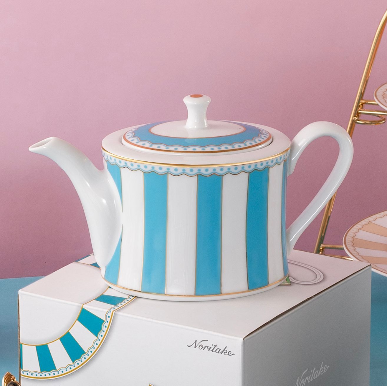 Bộ ấm chén uống trà (ấm 630ml, chén 250ml) 13 món sứ trắng (xanh dương pastel) | Noritake CRNIVL Light Blue M-253L - T014M