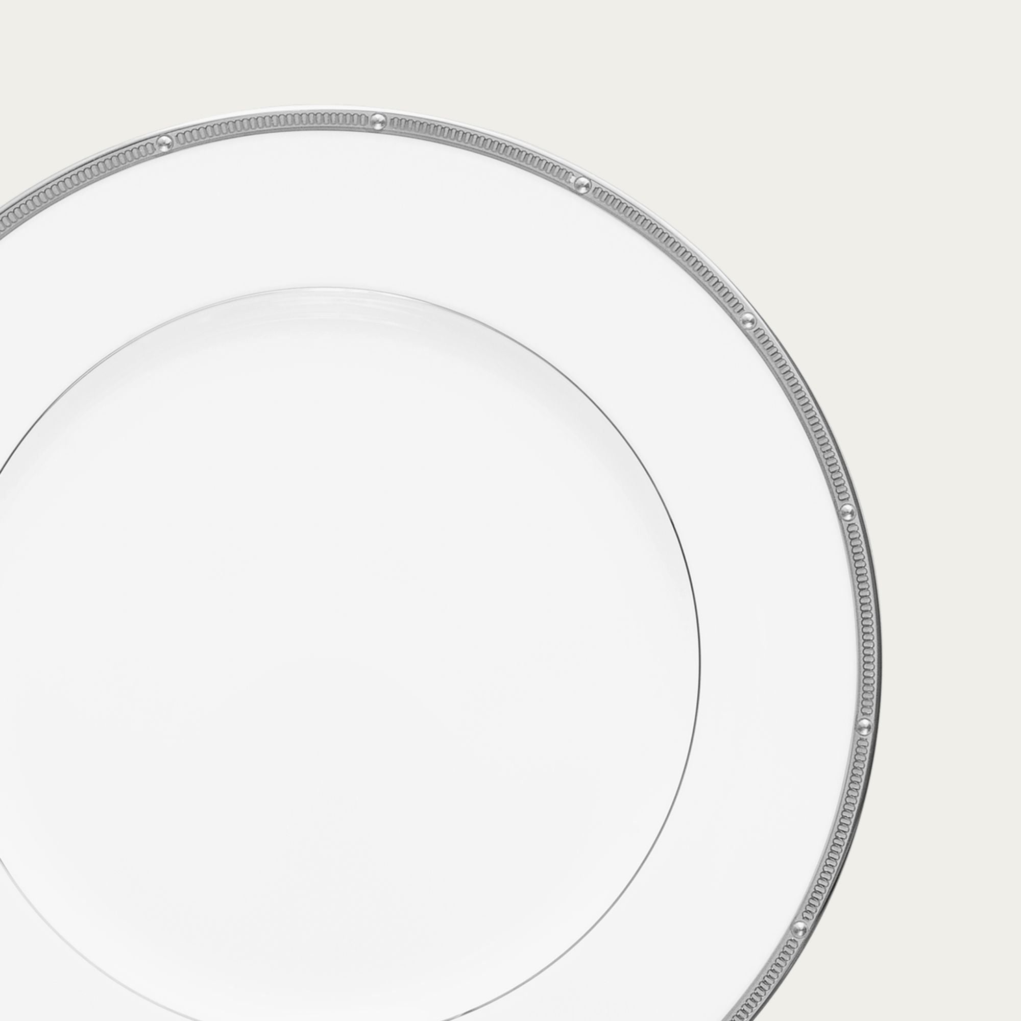 Đĩa tròn cỡ vừa (loại đặc biệt) đường kính 23,4cm sứ xương | Noritake Rochelle Platinum 4795L - 97216