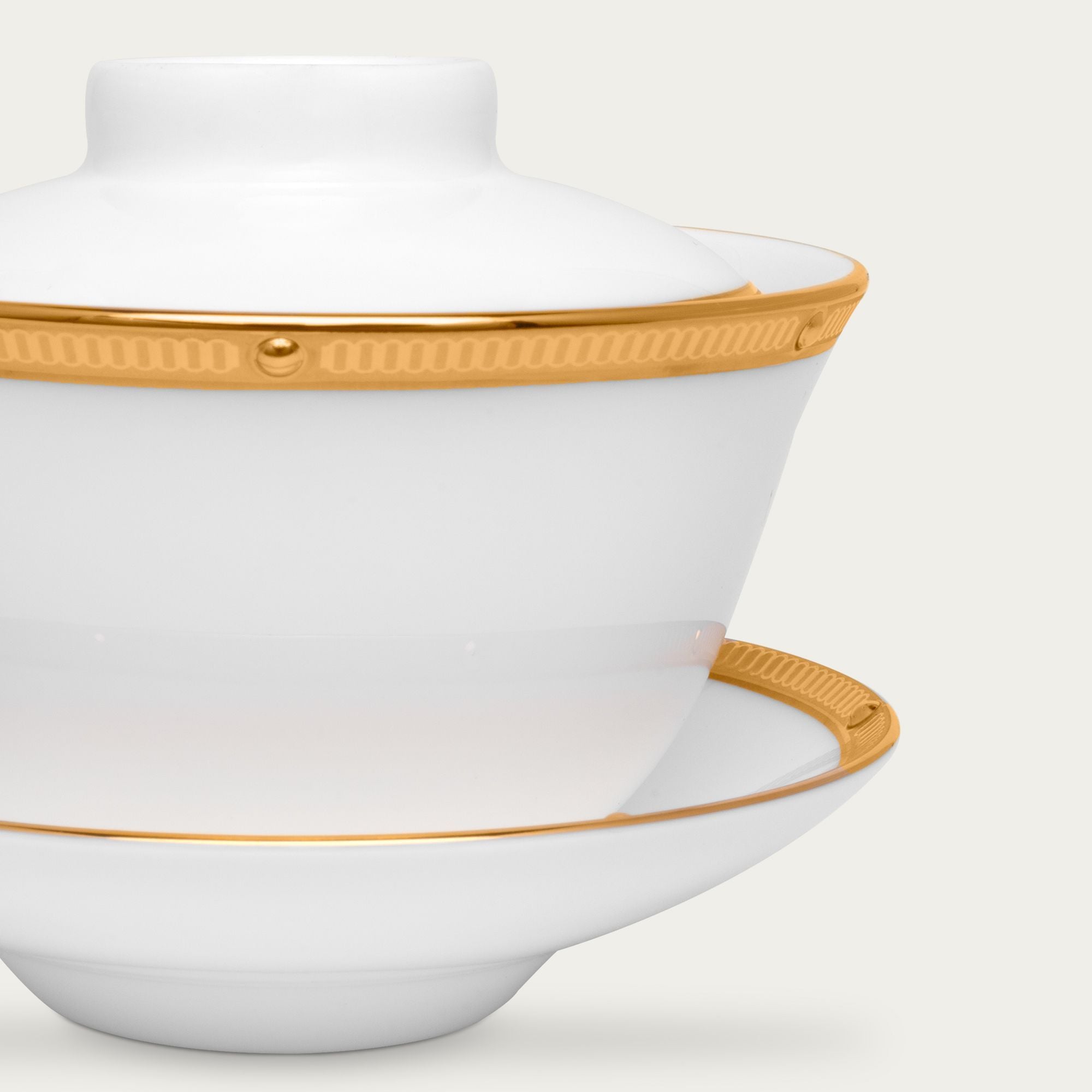 Chén trà (tách trà) châu Á (không quai cầm) 160ml có nắp đậy kèm đĩa lót sứ xương | Noritake Rochelle Gold 4796L - T50157A