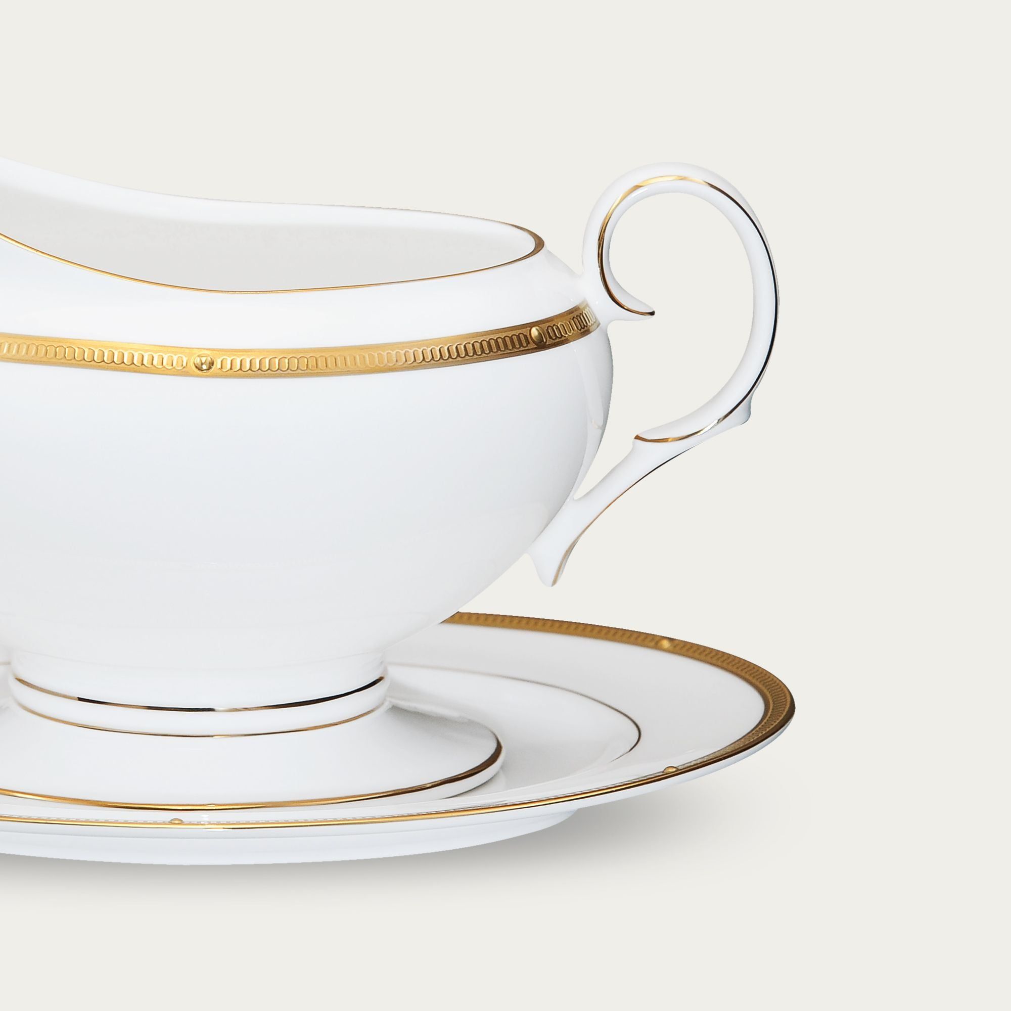 Bình (hũ) đựng nước xốt dung tích 670ml kèm đĩa lót sứ xương | Noritake Rochelle Gold 4796L - 50741A