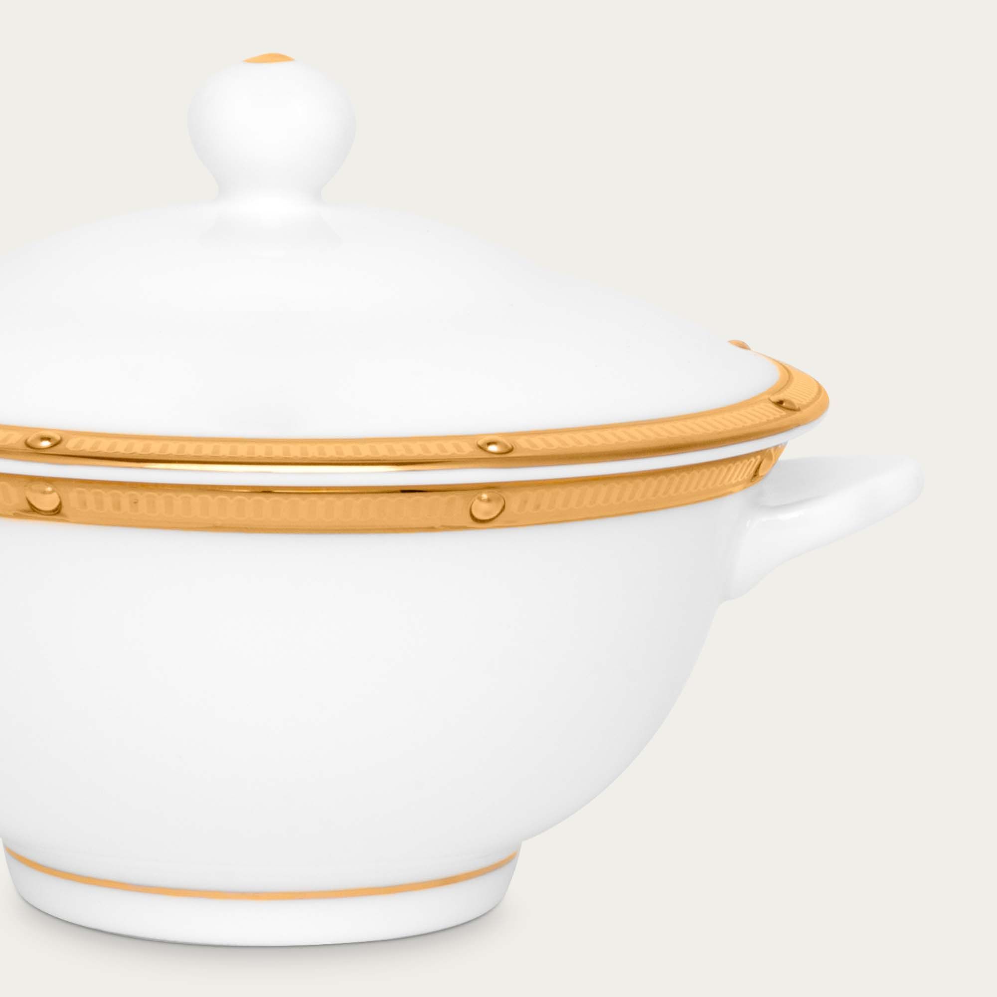 Bát (chén) dung tích 290ml ăn súp, yến có quai cầm kèm nắp đậy sứ xương | Noritake Rochelle Gold 4796L - T501697