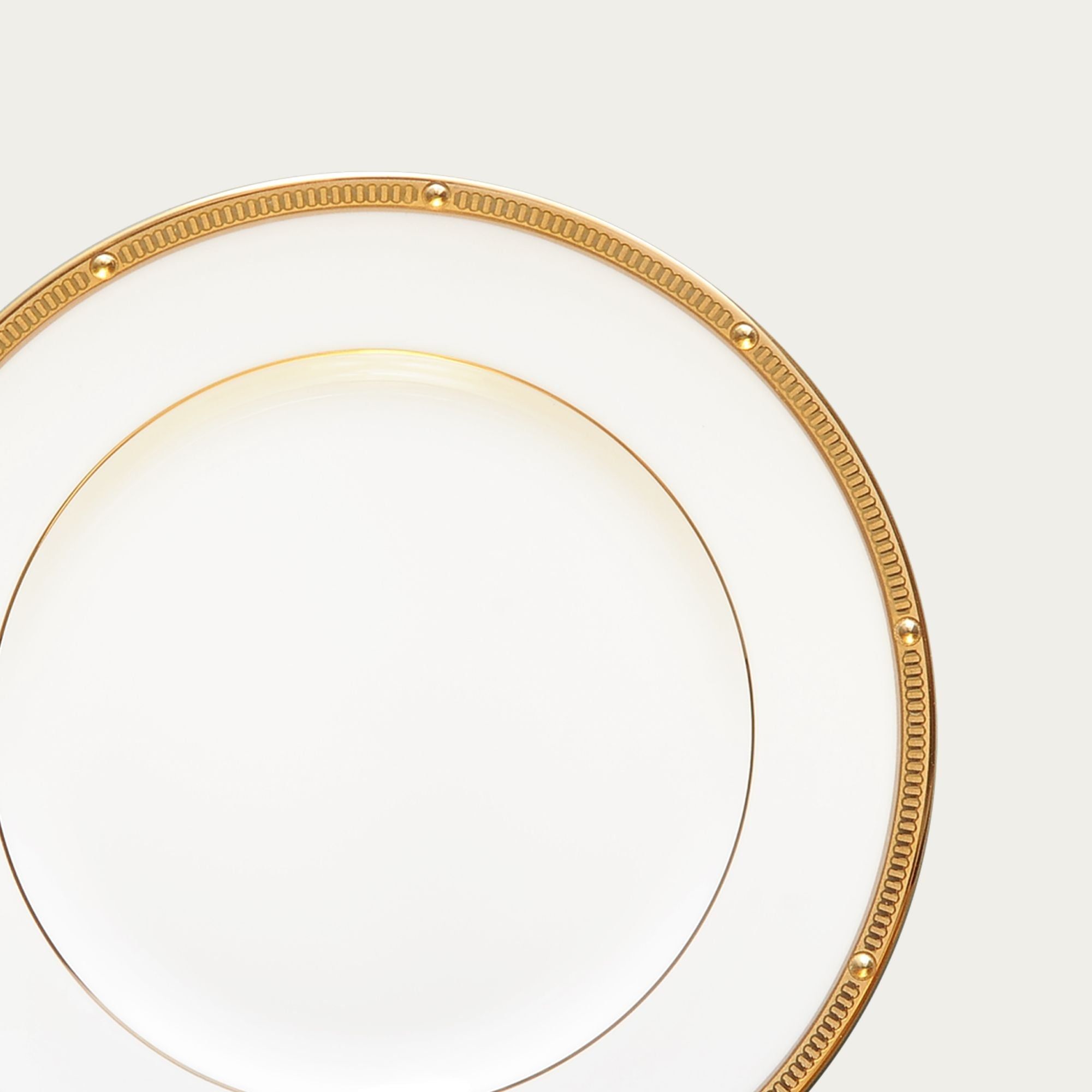 Đĩa tròn cỡ vừa (loại đặc biệt) đường kính 23,4cm sứ xương | Noritake Rochelle Gold 4796L - 97216