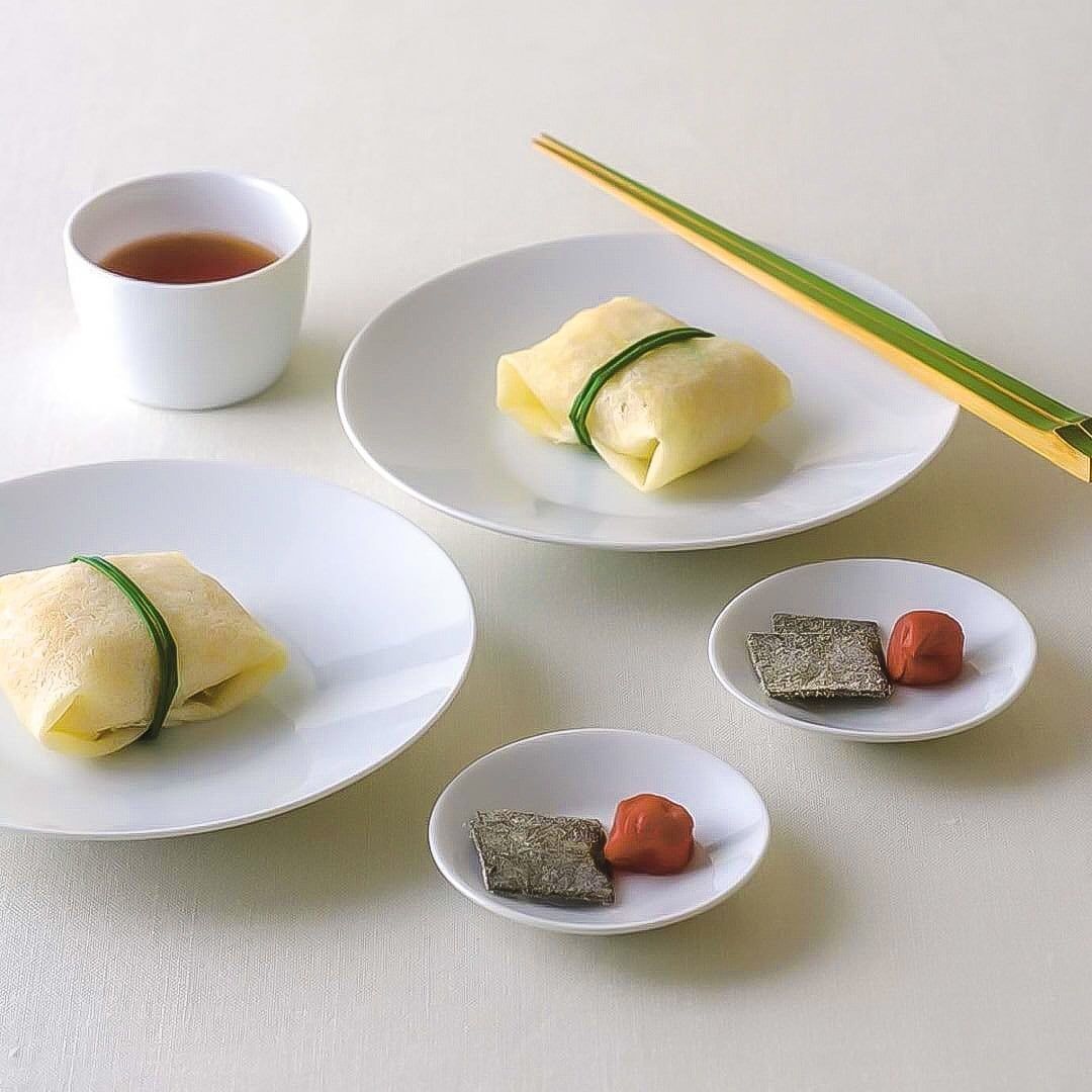 Bộ bát đĩa ăn châu Á 22 món (đĩa tròn, bát trụ cho 6 người) sứ trắng | Noritake N4 1628L - D022AT