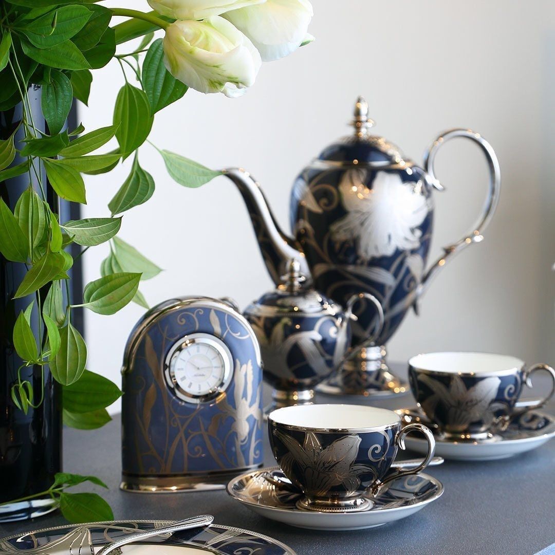 Bộ ấm chén uống trà (Đặc biệt: vẽ tay) 21 món xanh cobalt hoạ tiết hoa Ly bạc sứ Nhật cao cấp | Noritake Hanaginsai Yuri 4697J - T23