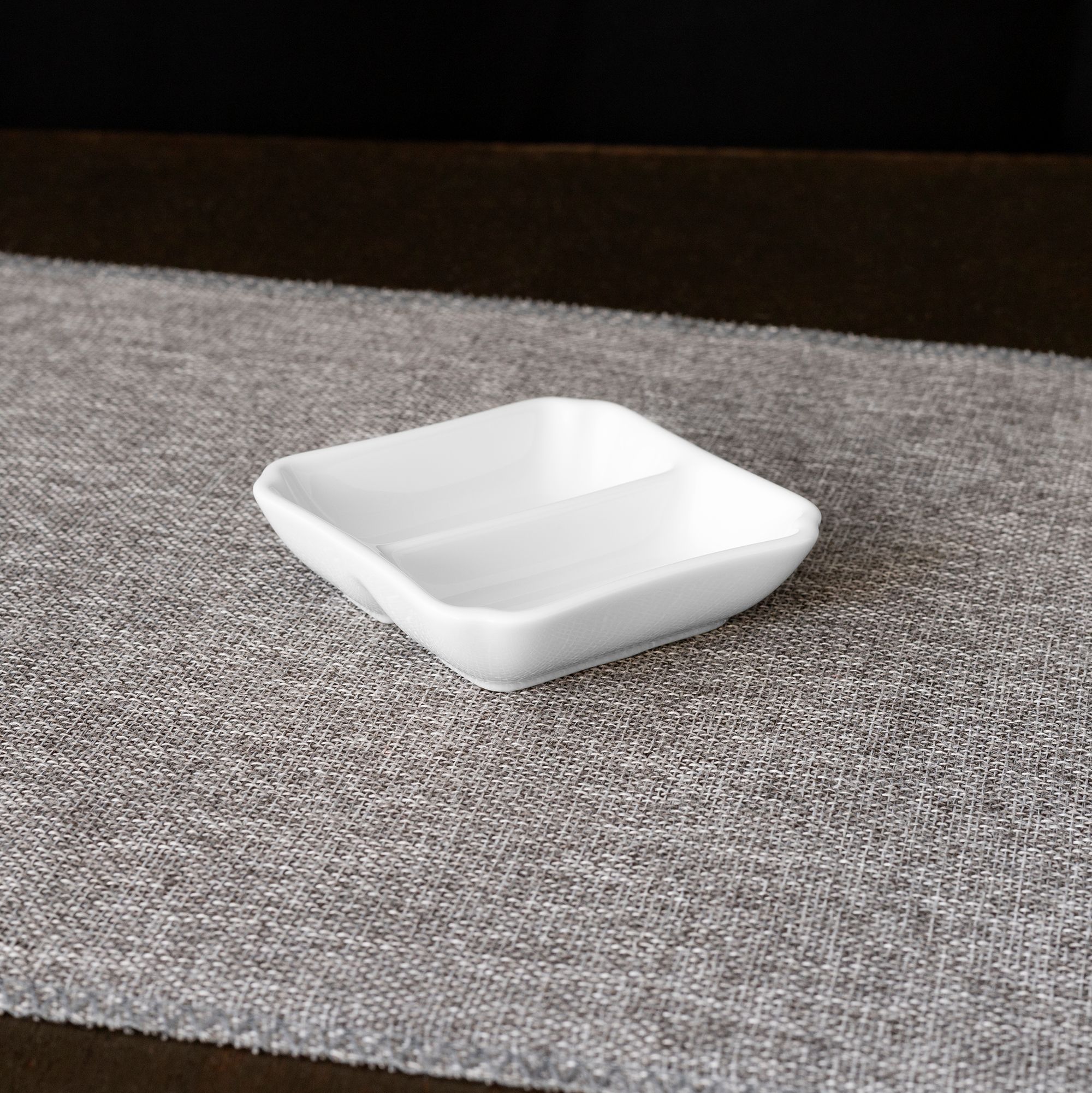 Đĩa vuông 7,9cm chia ngăn đựng nước chấm, gia vị sứ trắng | Noritake Art Stage 4257L - 91850