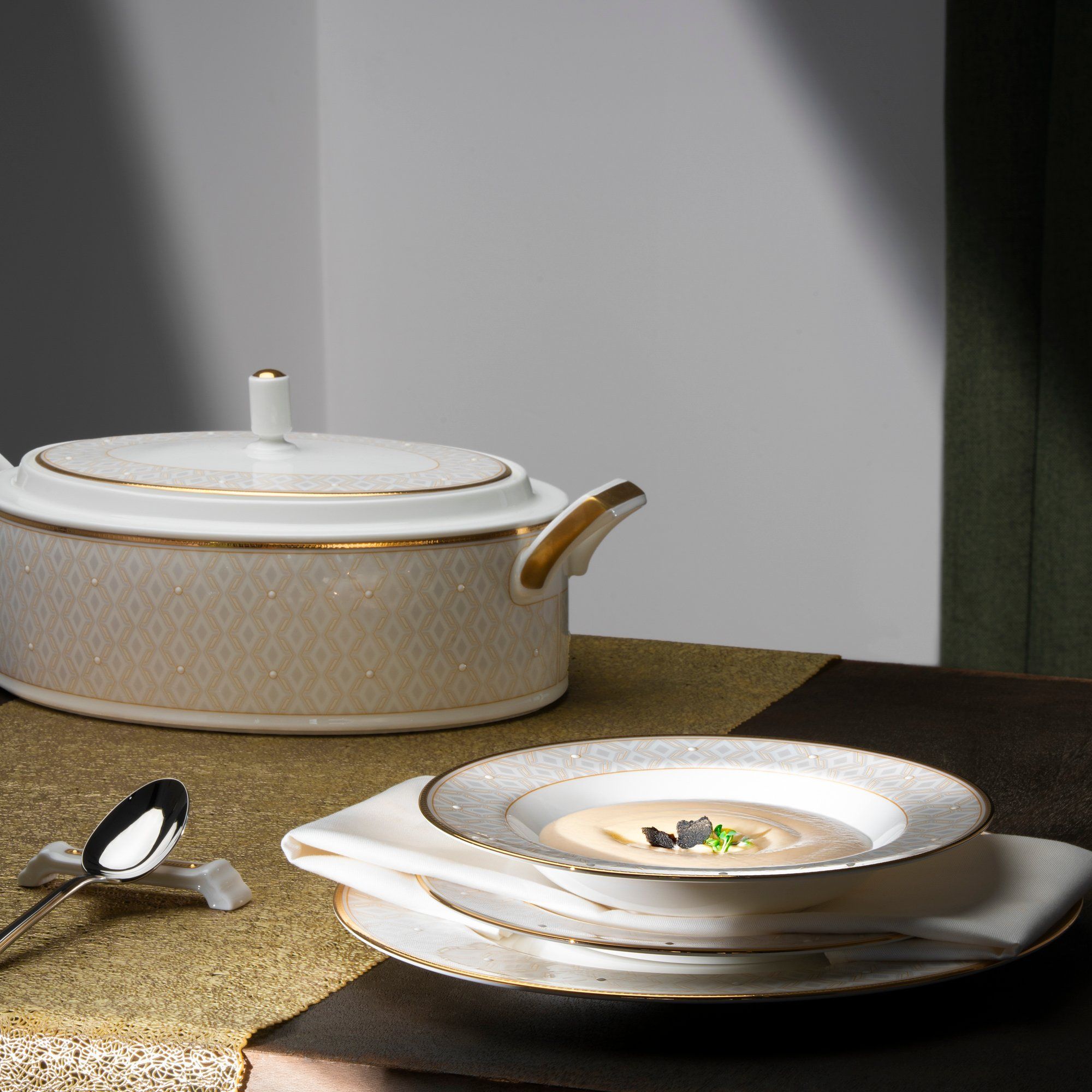 Bộ đĩa ăn kiểu Âu 22 món (cho 6 người) sứ xương | Noritake Noble Pearl 4979L - D024AP