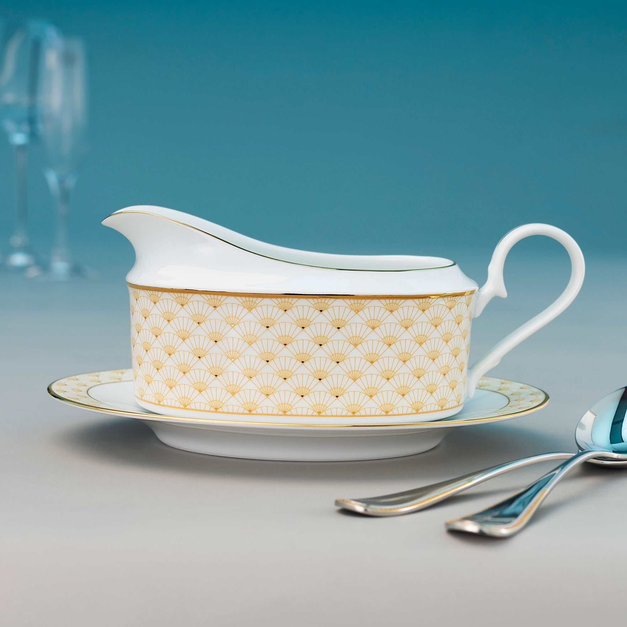 Bộ đĩa ăn kiểu Âu 22 món (cho 6 người) sứ trắng | Noritake Trocadero Gold 1787L - D024AM