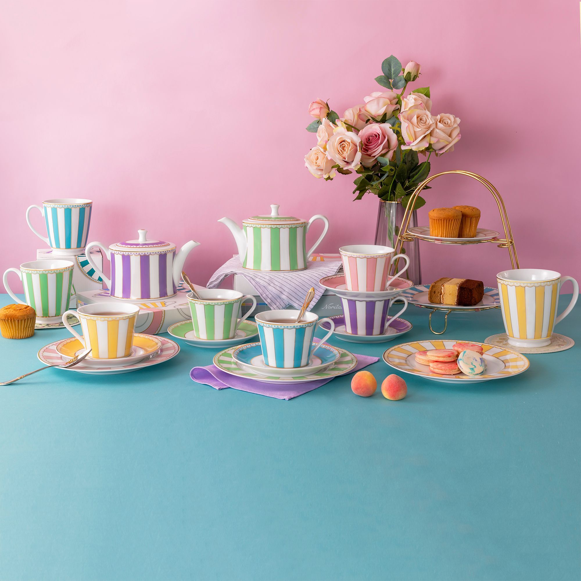 Ấm trà (bình trà) nhỏ dung tích 630ml (xanh lá pastel) sứ trắng | Noritake CRNIVL Apple Green M-252L - T91133