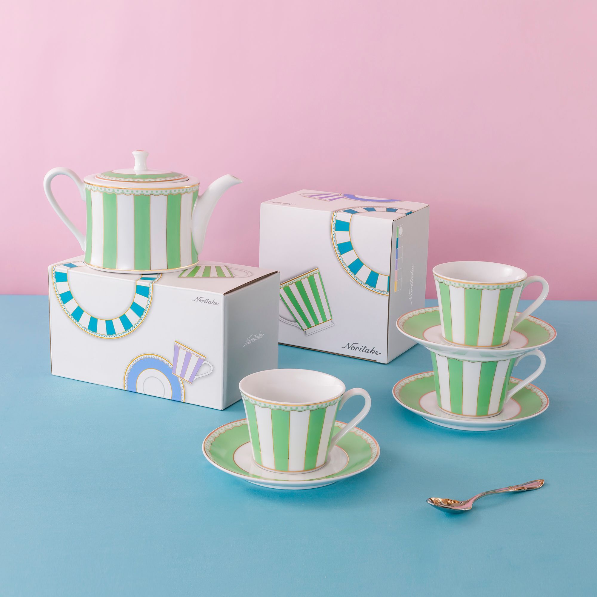 Ấm trà (bình trà) nhỏ dung tích 630ml (xanh lá pastel) sứ trắng | Noritake CRNIVL Apple Green M-252L - T91133