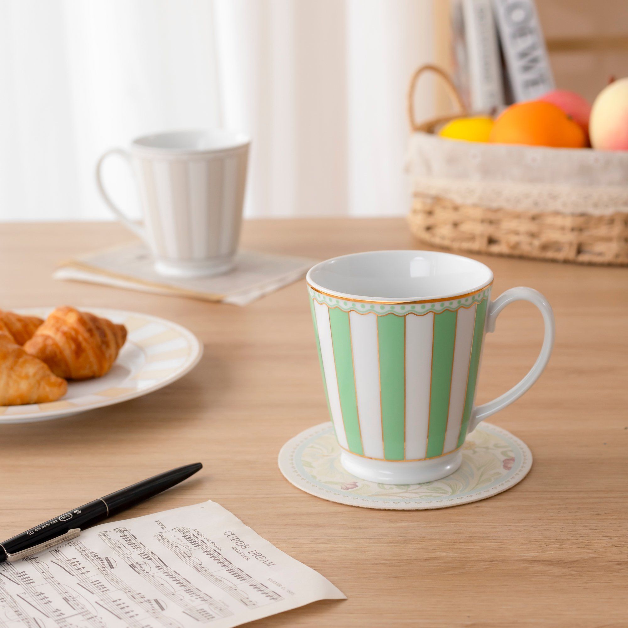 Cốc (ly) uống nước, cà phê 370ml (xanh lá pastel) sứ trắng | Noritake CRNIVL Apple Green M-252L - Q001A