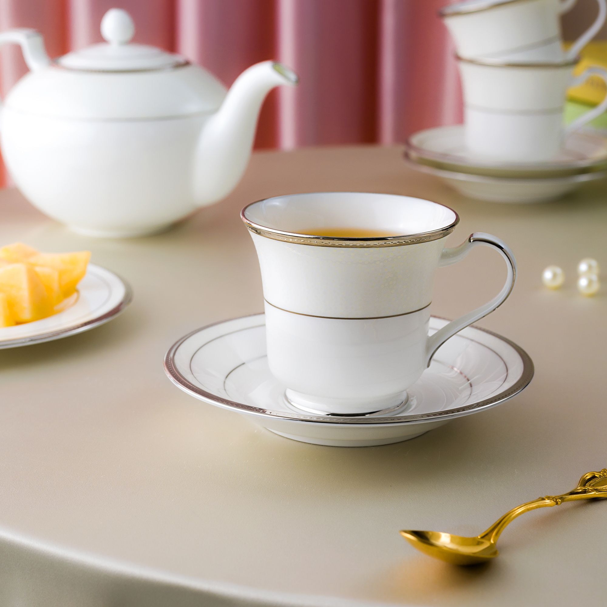 Bộ ấm chén uống trà (ấm 1.090ml, chén 220ml) 13 món sứ xương Nhật Bản | Noritake Champagne Pearls 4811J - T014R