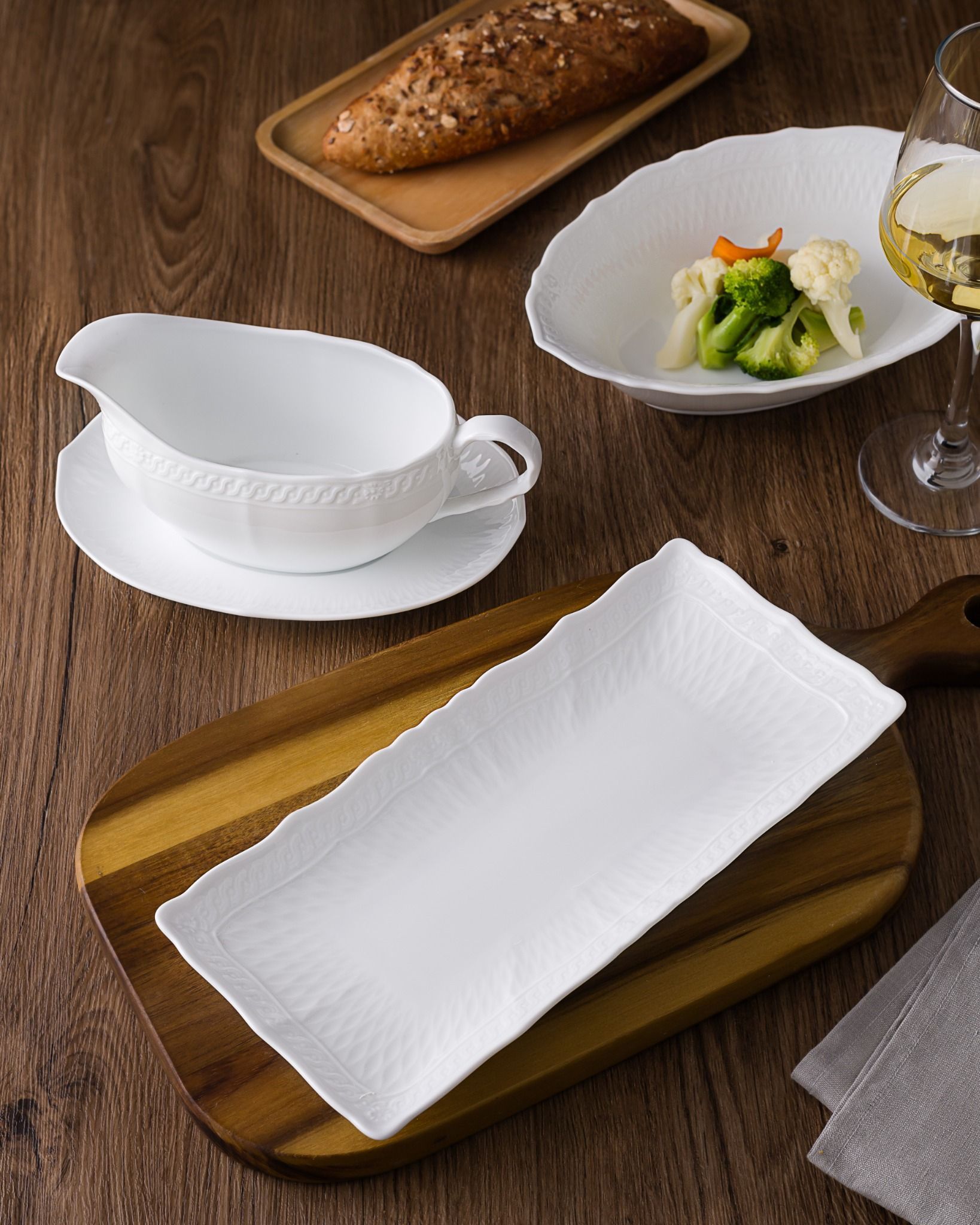 Bộ bát đĩa ăn châu Á 22 món (đĩa vuông, bát cơm 13cm cho 6 người) sứ trắng cao cấp | Noritake Cher Blanc 1655L - D022AV