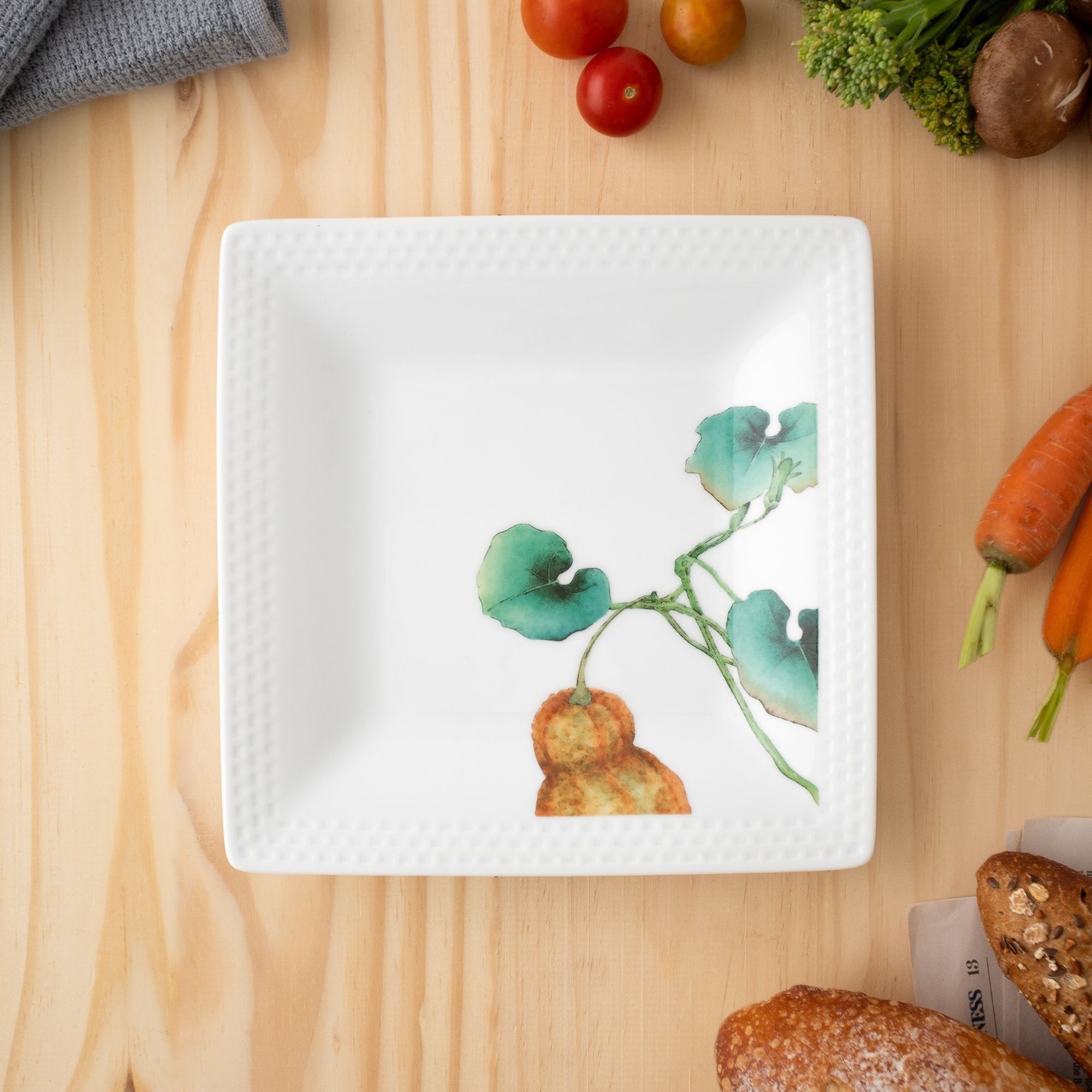 Đĩa vuông cỡ nhỏ cạnh dài 19,2cm (họa tiết bí đỏ) sứ trắng | Noritake Kyoka Shunsai 1620-6L - 94540