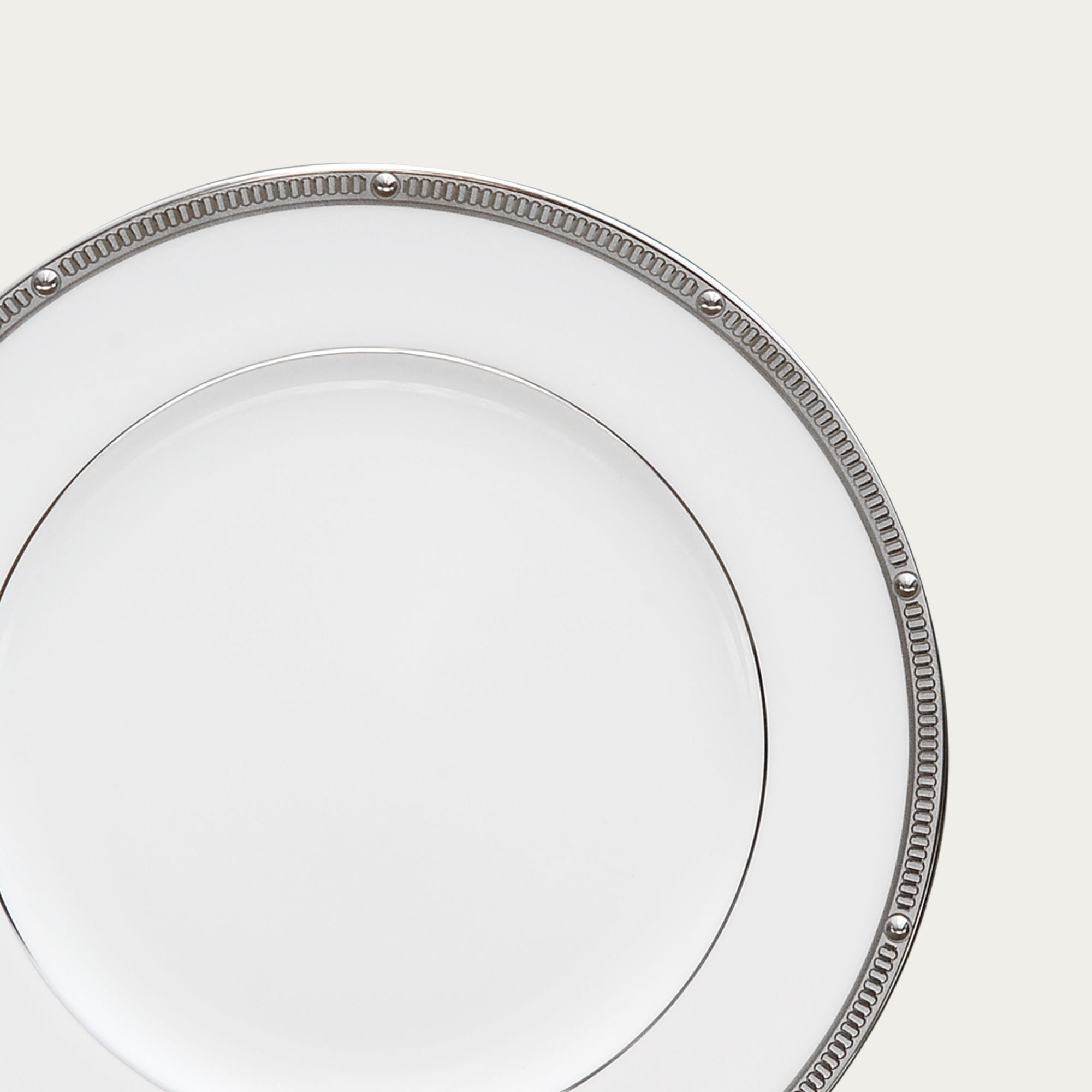 Đĩa tròn cỡ nhỏ đường kính 16,7cm lót bát (chén) cơm sứ xương | Noritake Rochelle Platinum 4795L - 97212