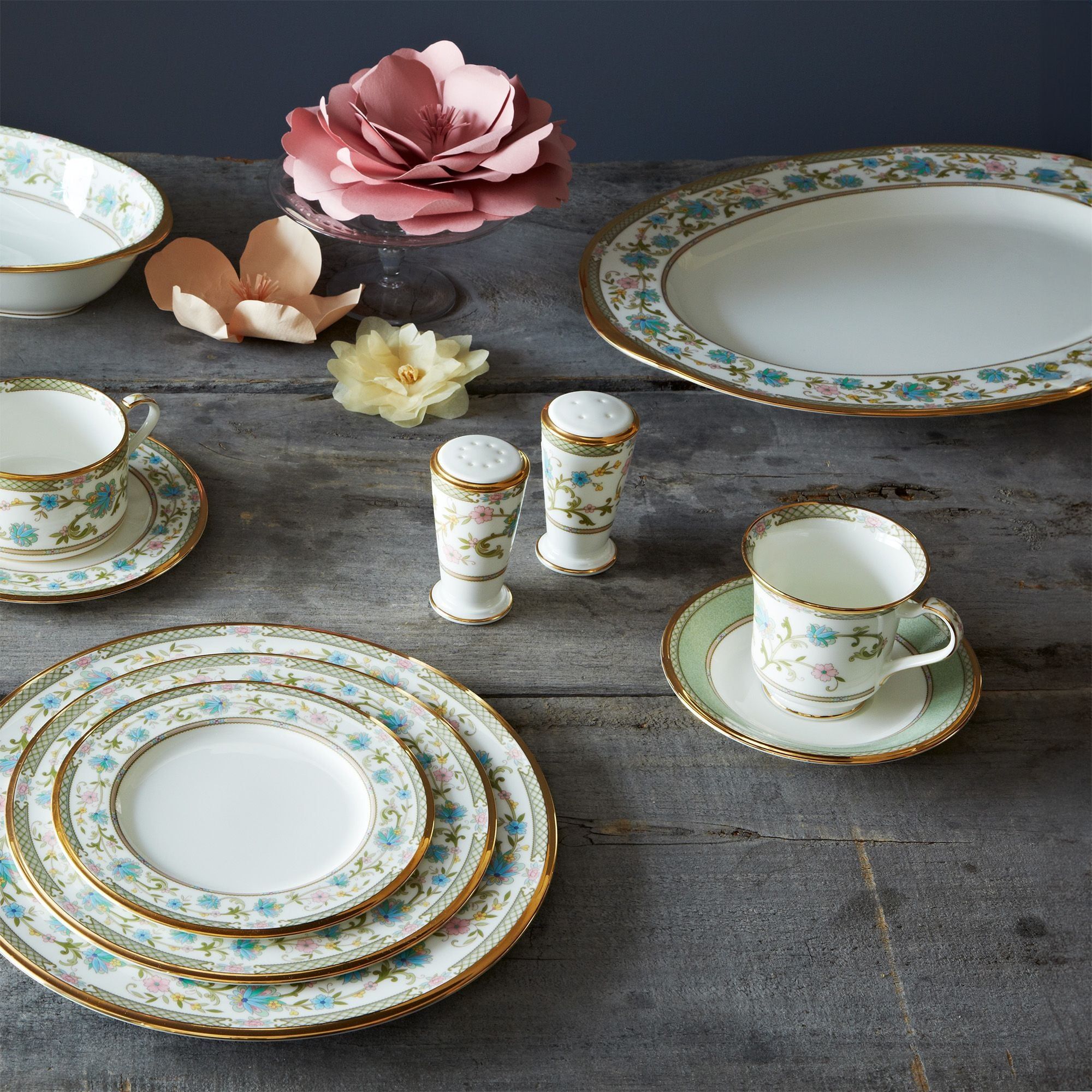 Bộ lọ đựng tiêu (4 lỗ) và muối (8 lỗ) cao 9cm sứ xương Nhật Bản | Noritake Yoshino 9983J - 595710