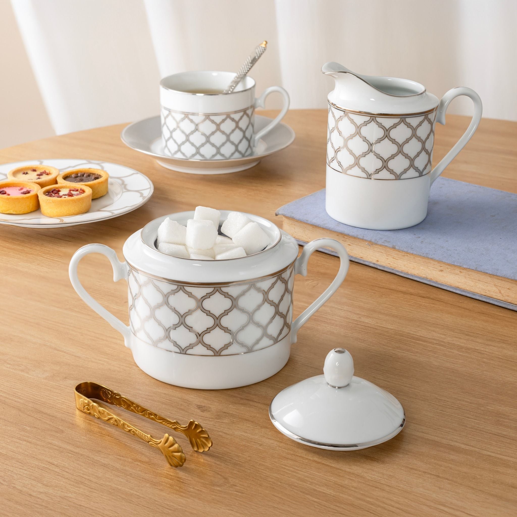 Bộ ấm chén uống trà (ấm 1.500ml, chén 240ml) 15 món sứ trắng | Noritake Eternal Palace 1717L - T017A