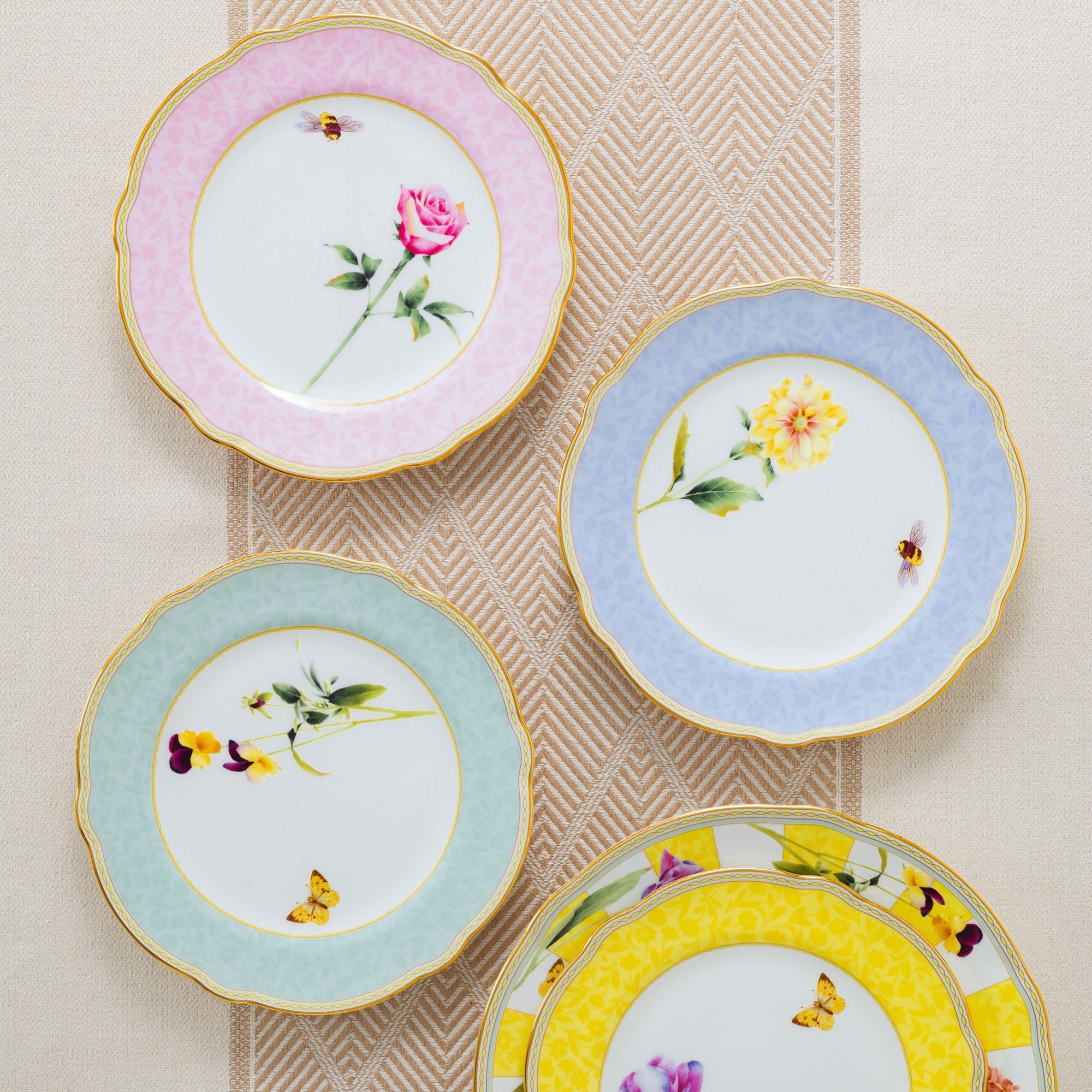 Đĩa tròn cỡ vừa đường kính 22cm sứ xương | Noritake Harvest Dream 4989-1L - 97811