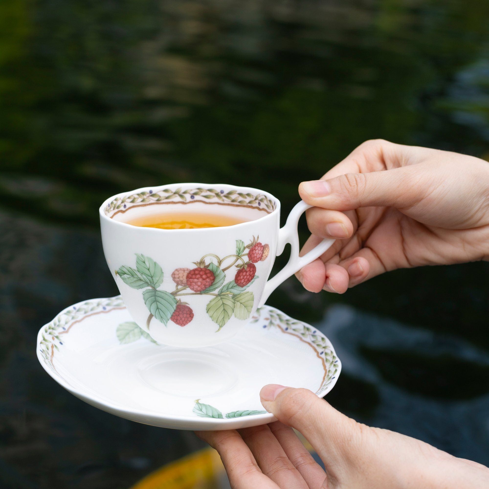 Bộ ấm chén uống trà (ấm 1.030ml, chén 250ml) 18 món sứ xương | Noritake Orchard Garden 4911L - T020A