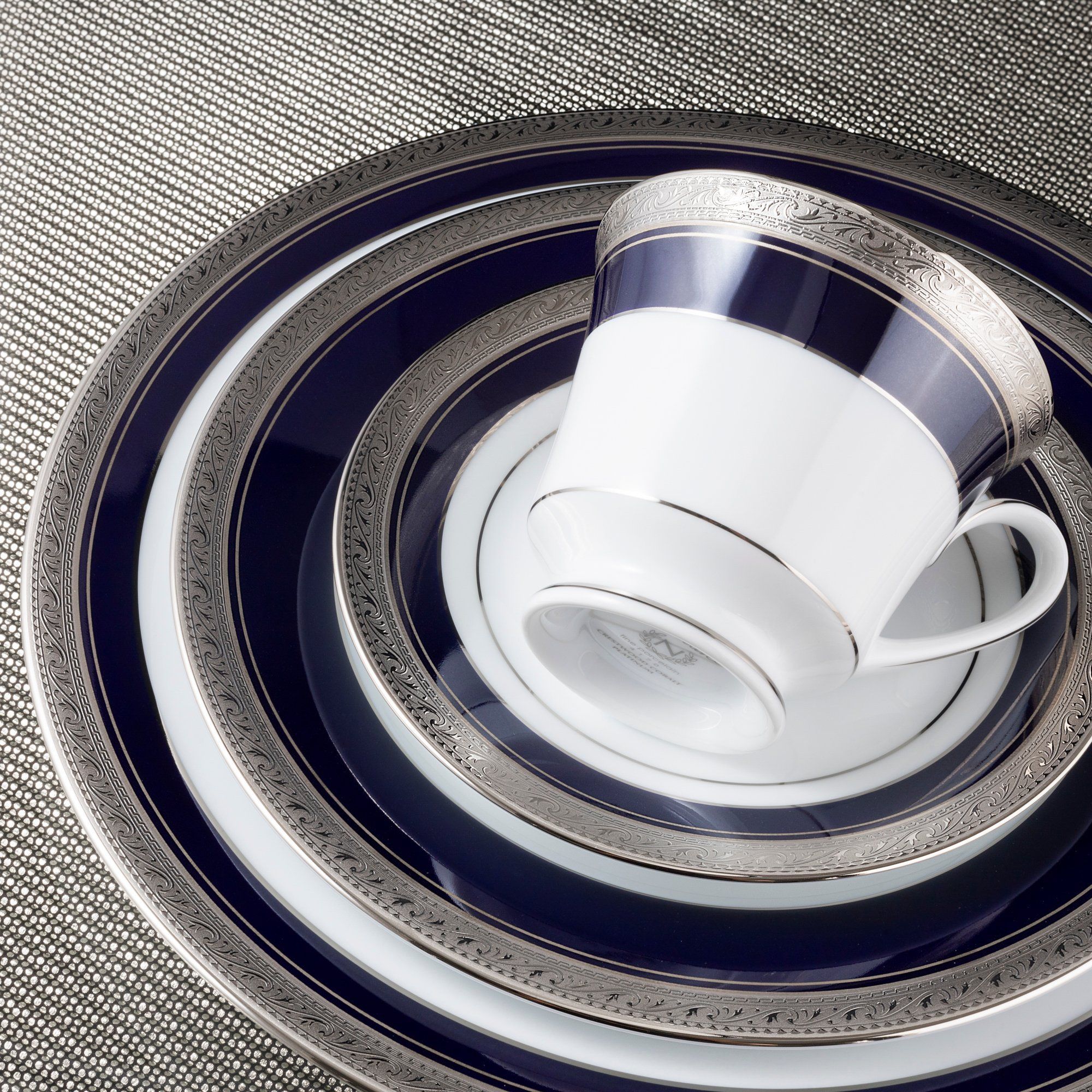 Bộ ấm chén uống trà (ấm 1.200ml, chén 230ml) 18 món sứ trắng | Noritake Crestwood Cobalt Platinum 4170L - T020A