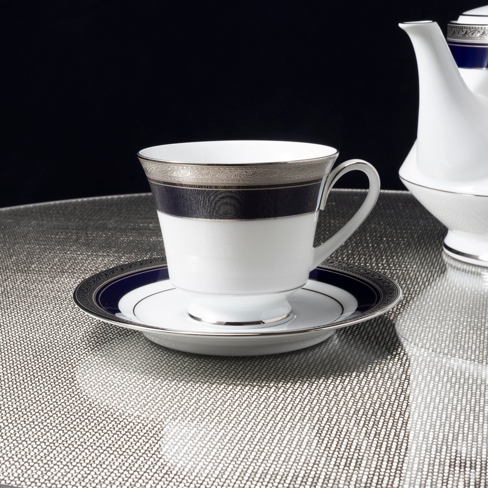 Bộ ấm chén uống trà (ấm 1.200ml, chén 230ml) 18 món sứ trắng | Noritake Crestwood Cobalt Platinum 4170L - T020A