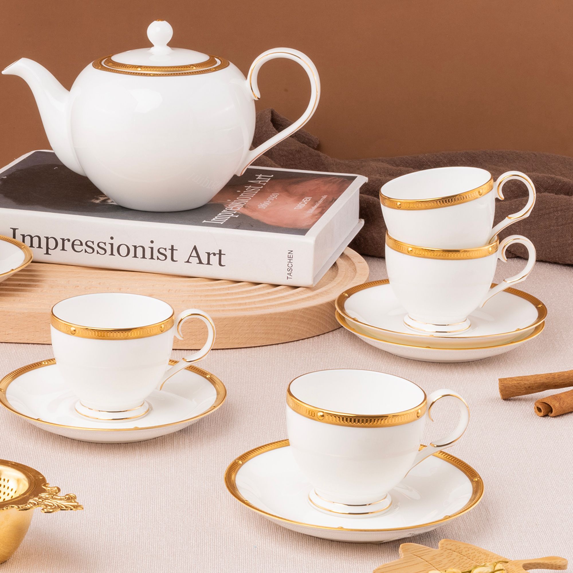 Bộ ấm chén uống trà nhỏ (ấm 650ml, chén 105ml) 13 món sứ xương | Noritake Rochelle Gold 4796L - T014S