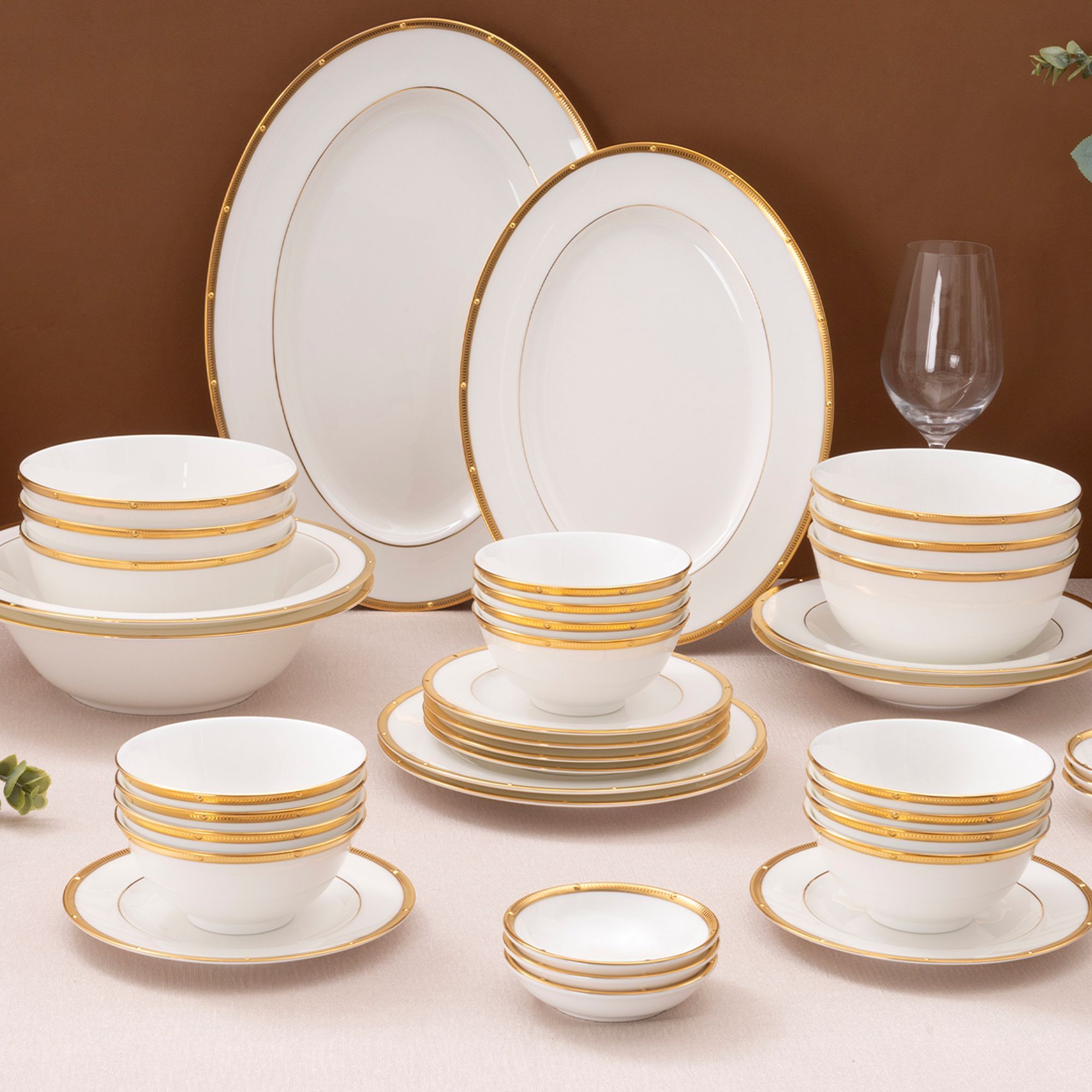 Bộ bát đĩa ăn châu Á đầy đủ 38 món (cho 6 người) sứ xương | Noritake Rochelle Gold 4796L - D038AC