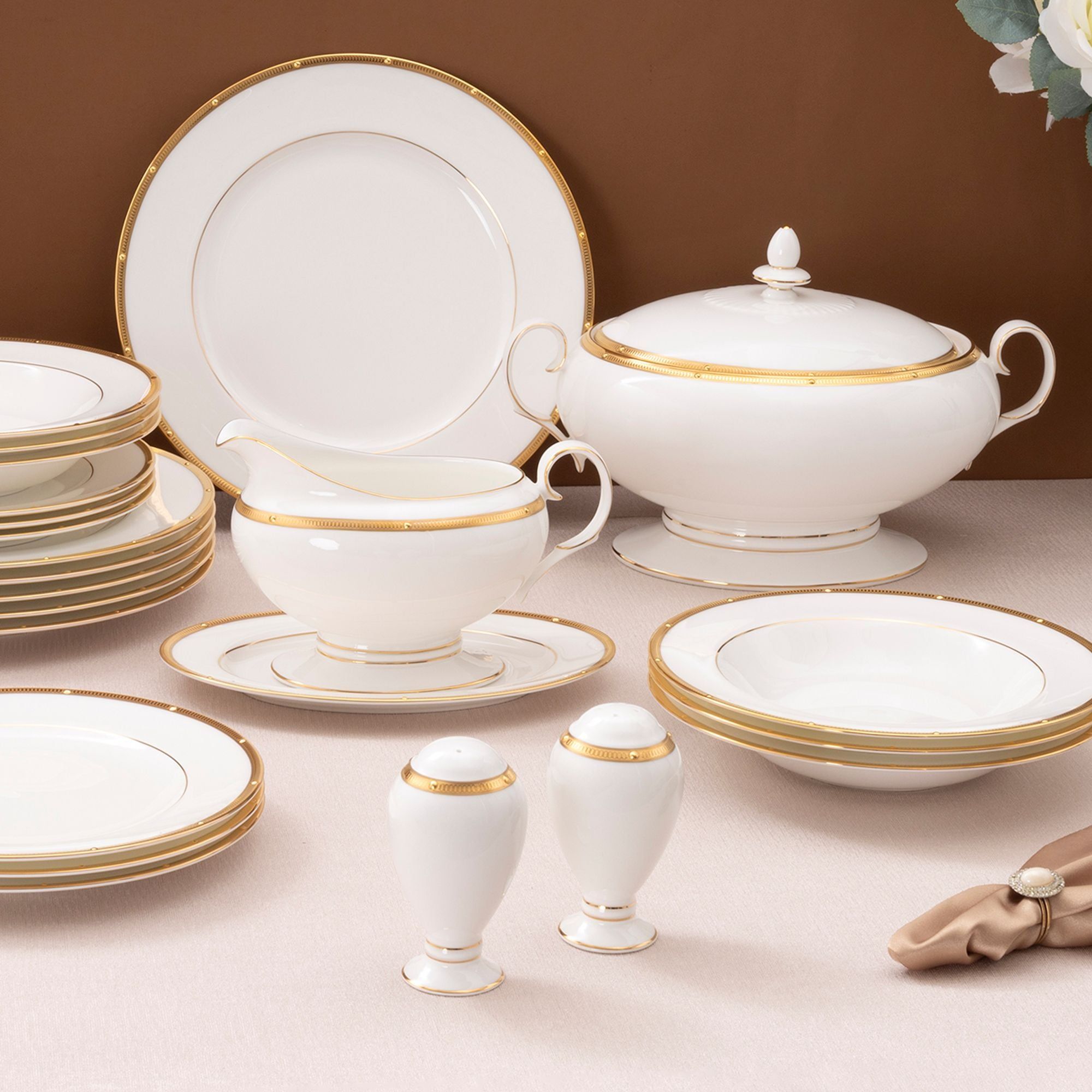 Bộ đĩa ăn kiểu Âu 22 món (cho 6 người) sứ xương | Noritake Rochelle Gold 4796L - D024AN
