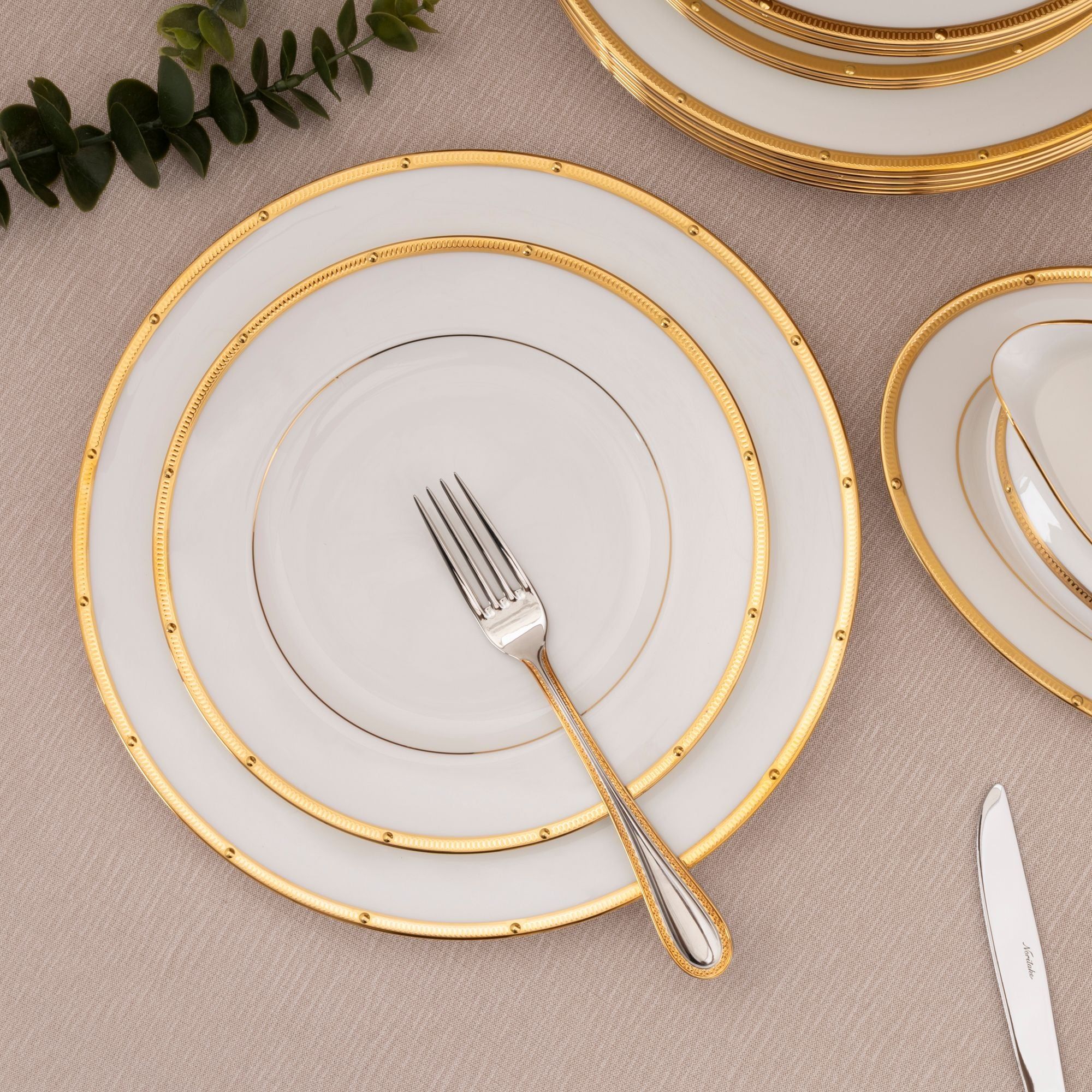 Bộ đĩa ăn kiểu Âu 22 món (cho 6 người) sứ xương | Noritake Rochelle Gold 4796L - D024AN