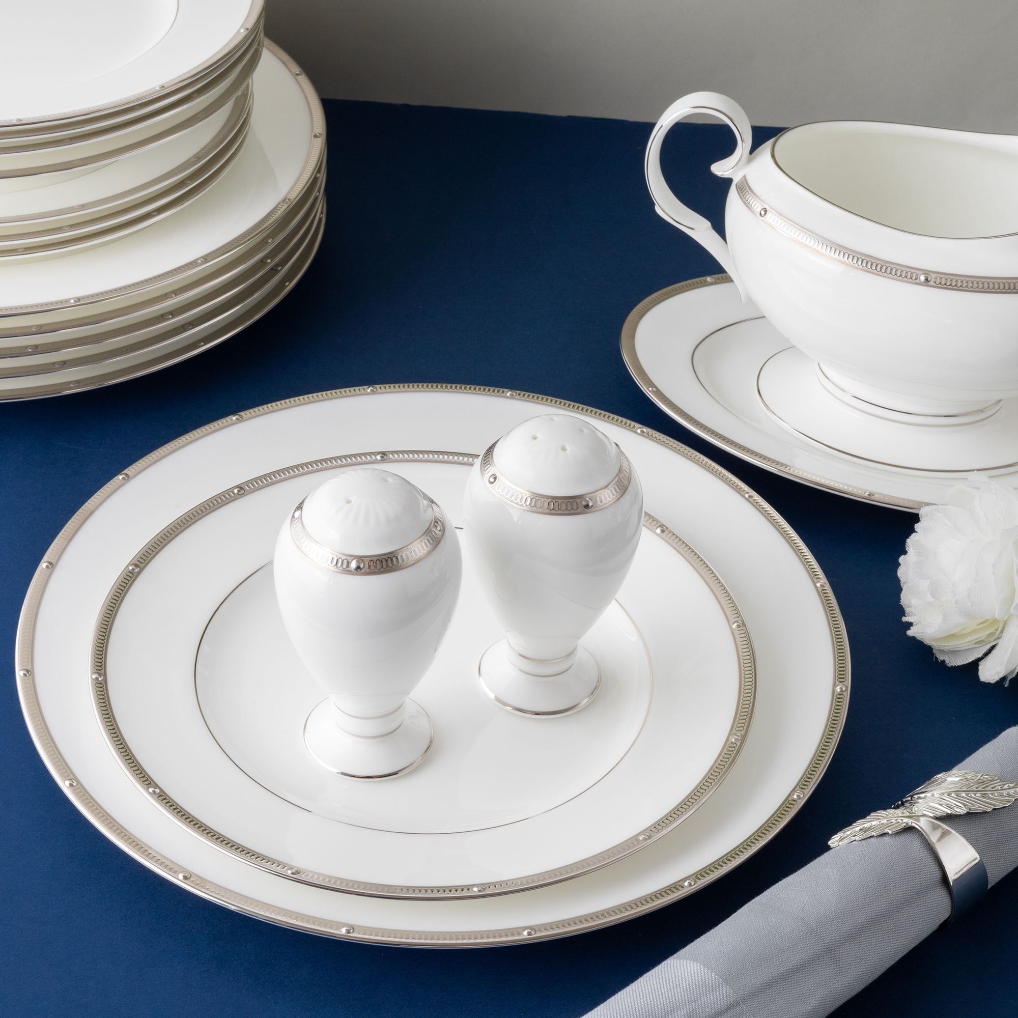 Bộ đĩa ăn kiểu Âu 22 món (cho 6 người) sứ xương | Noritake Rochelle Platinum 4795L - D024AN