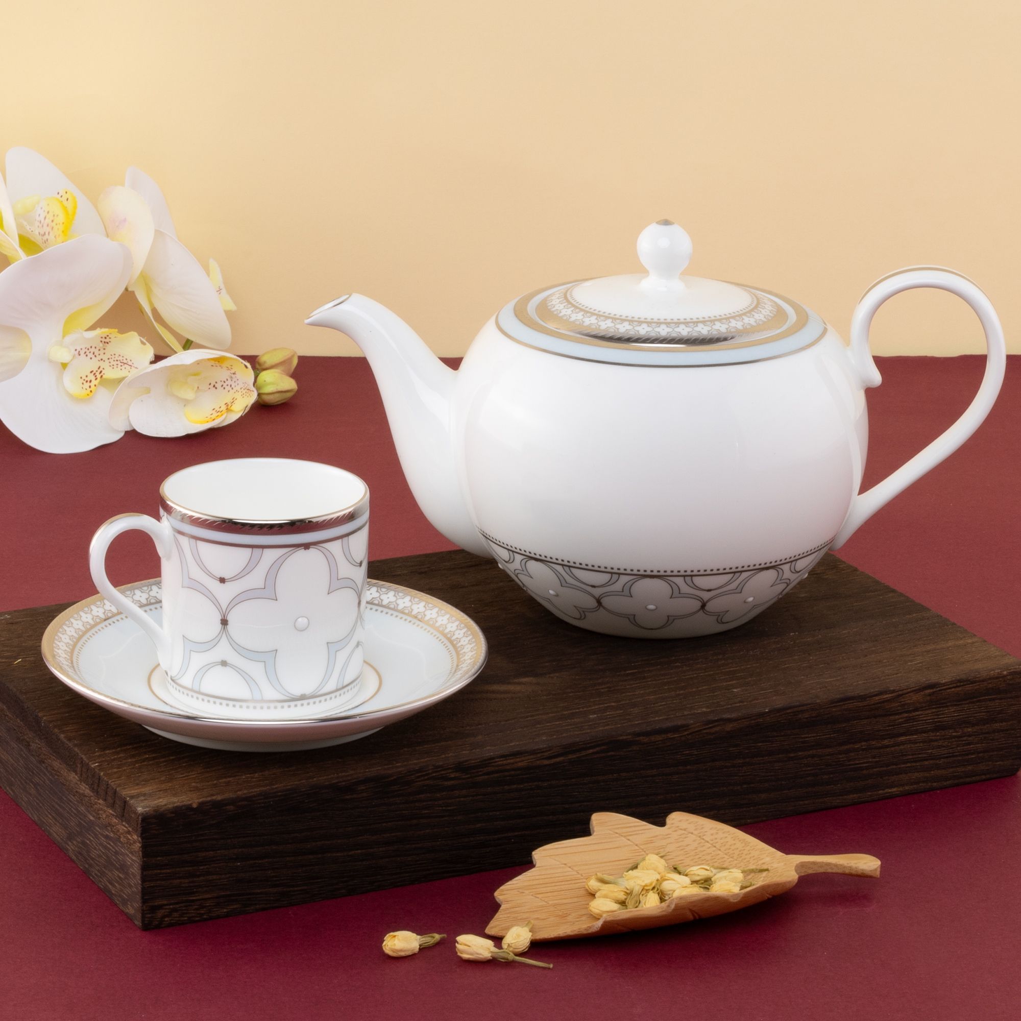 Bộ ấm chén uống trà nhỏ (ấm 650ml, chén 90ml) 13 món sứ xương | Noritake Trefolio Platinum 4957L - T014S