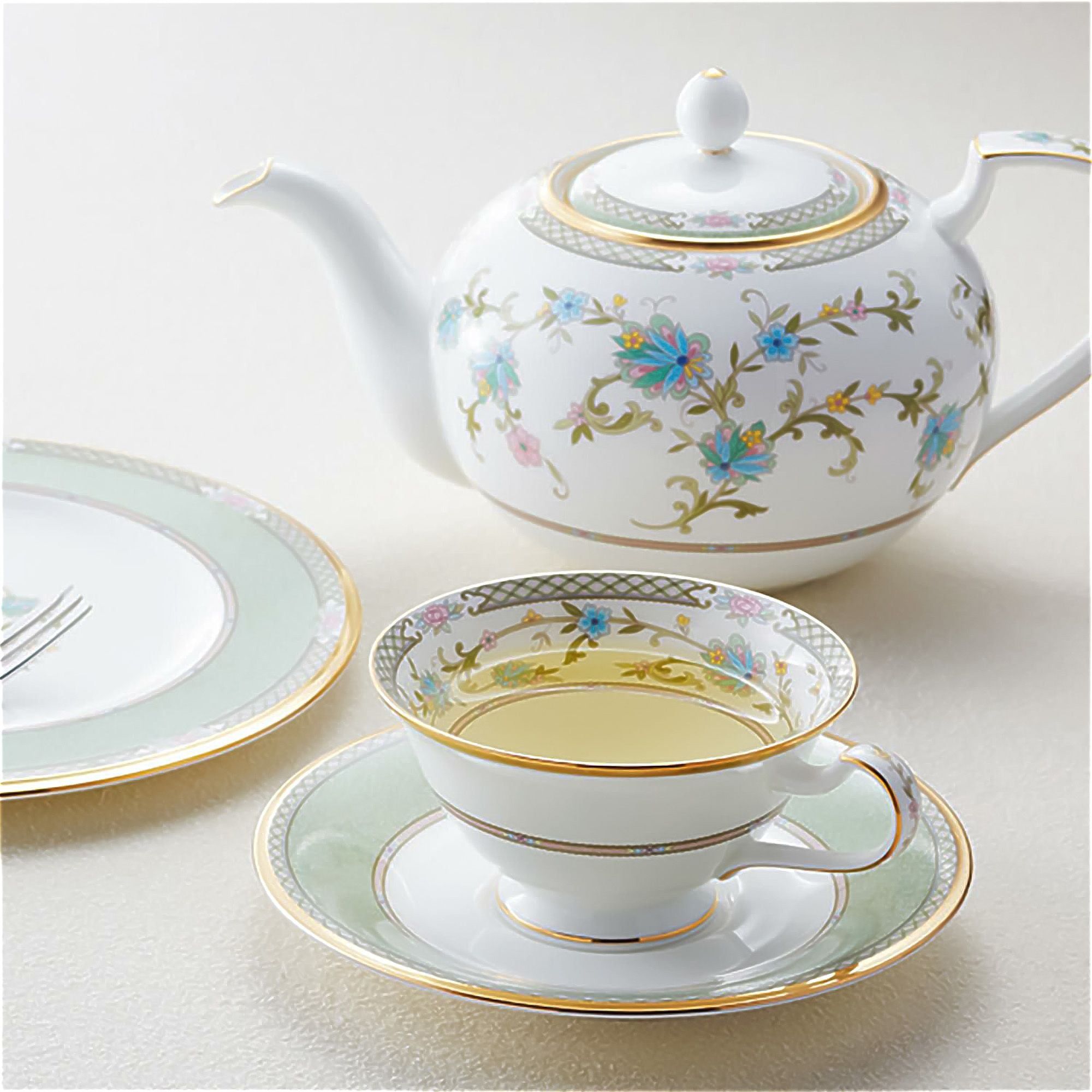 Đĩa tròn cỡ vừa đường kính 21,8cm loại đặc biệt (màu xanh lá) sứ xương Nhật Bản | Yoshino 9983-5J - 59511