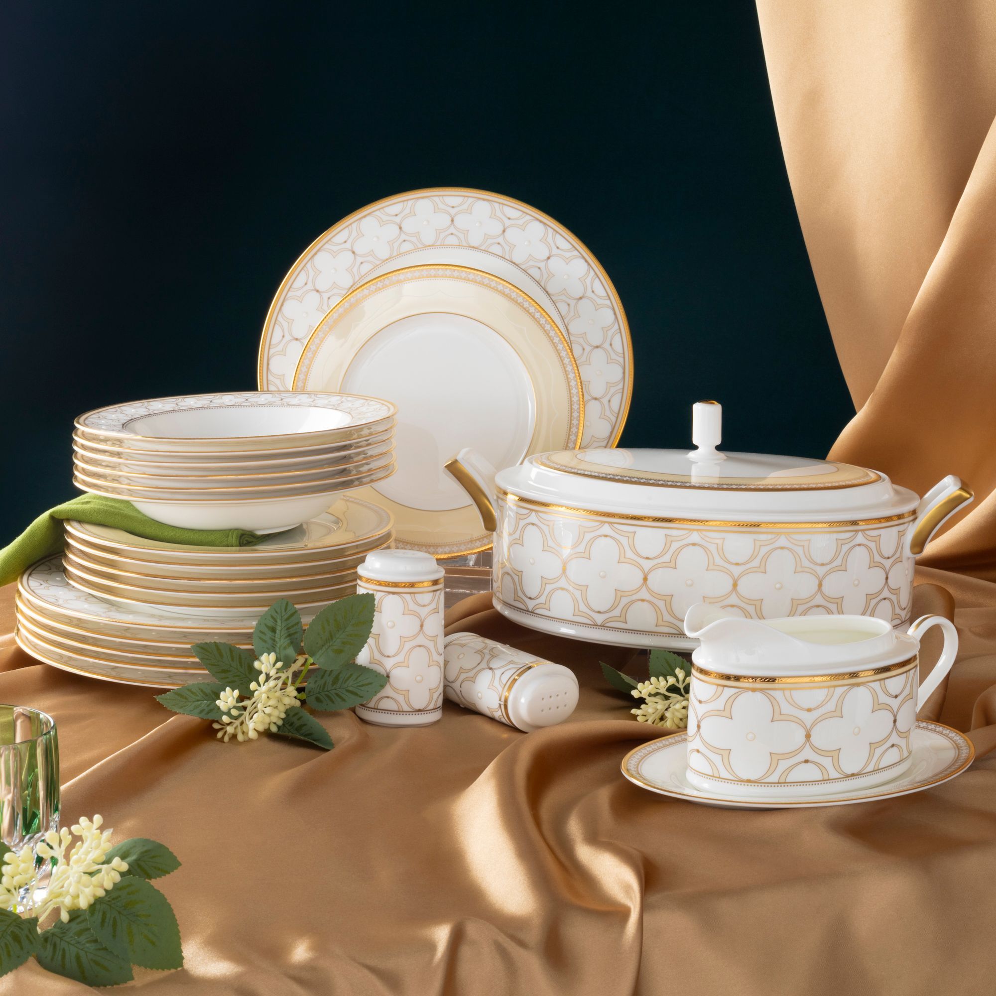 Bộ đĩa ăn kiểu Âu 22 món (cho 6 người) sứ xương | Noritake Trefolio Gold 4945L - D024AP