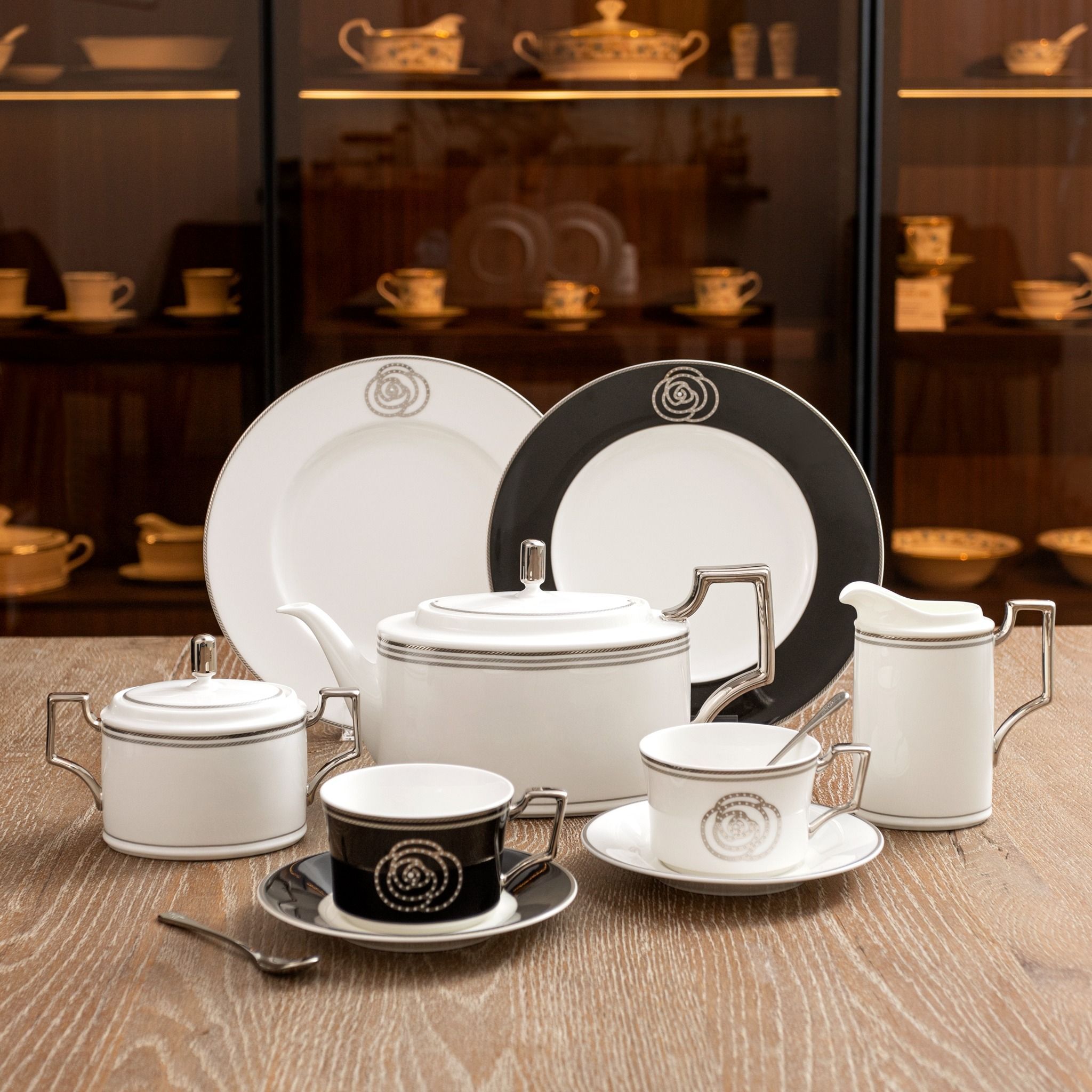 Bộ ấm chén uống trà (ấm 1.280ml, chén 240ml) 13 món sứ xương | Noritake Aidan 4867 - T014M