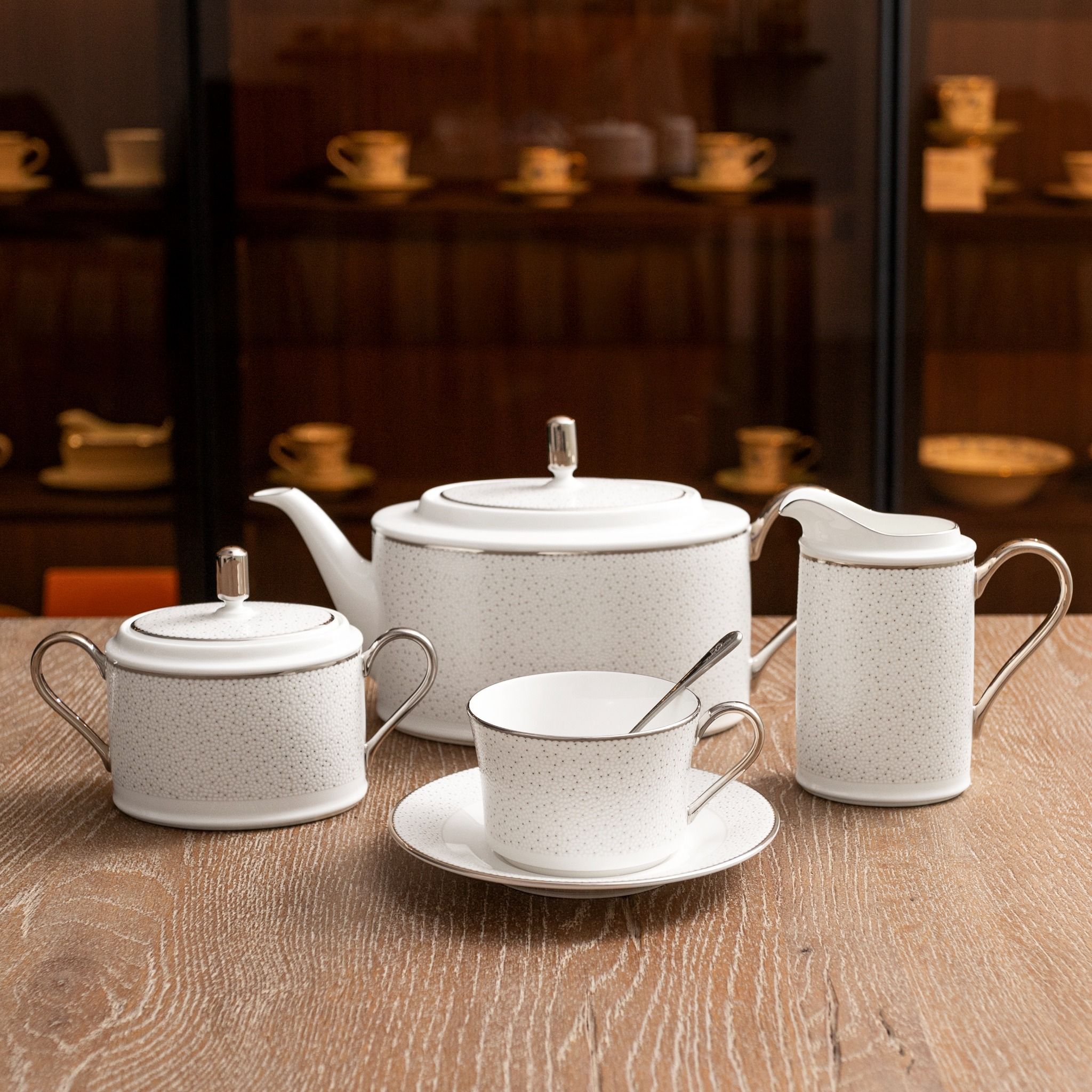 Bộ ấm chén uống trà (ấm 1.250ml, chén 245ml) 15 món sứ xương | Noritake Broome Street 4913L - T017A