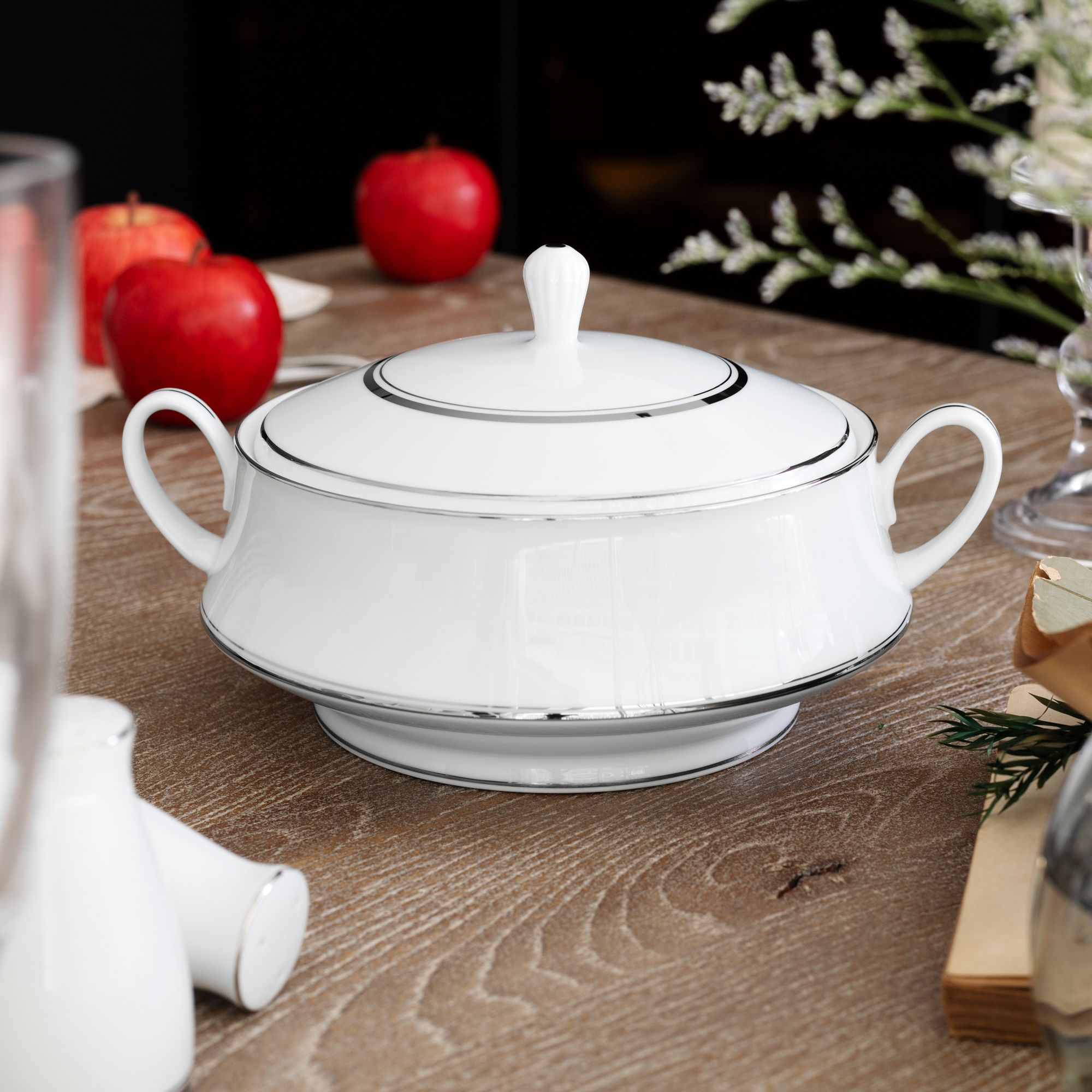 Bộ đĩa ăn kiểu Âu 22 món (cho 6 người) sứ trắng | Noritake Galaxy L554L - D024AL