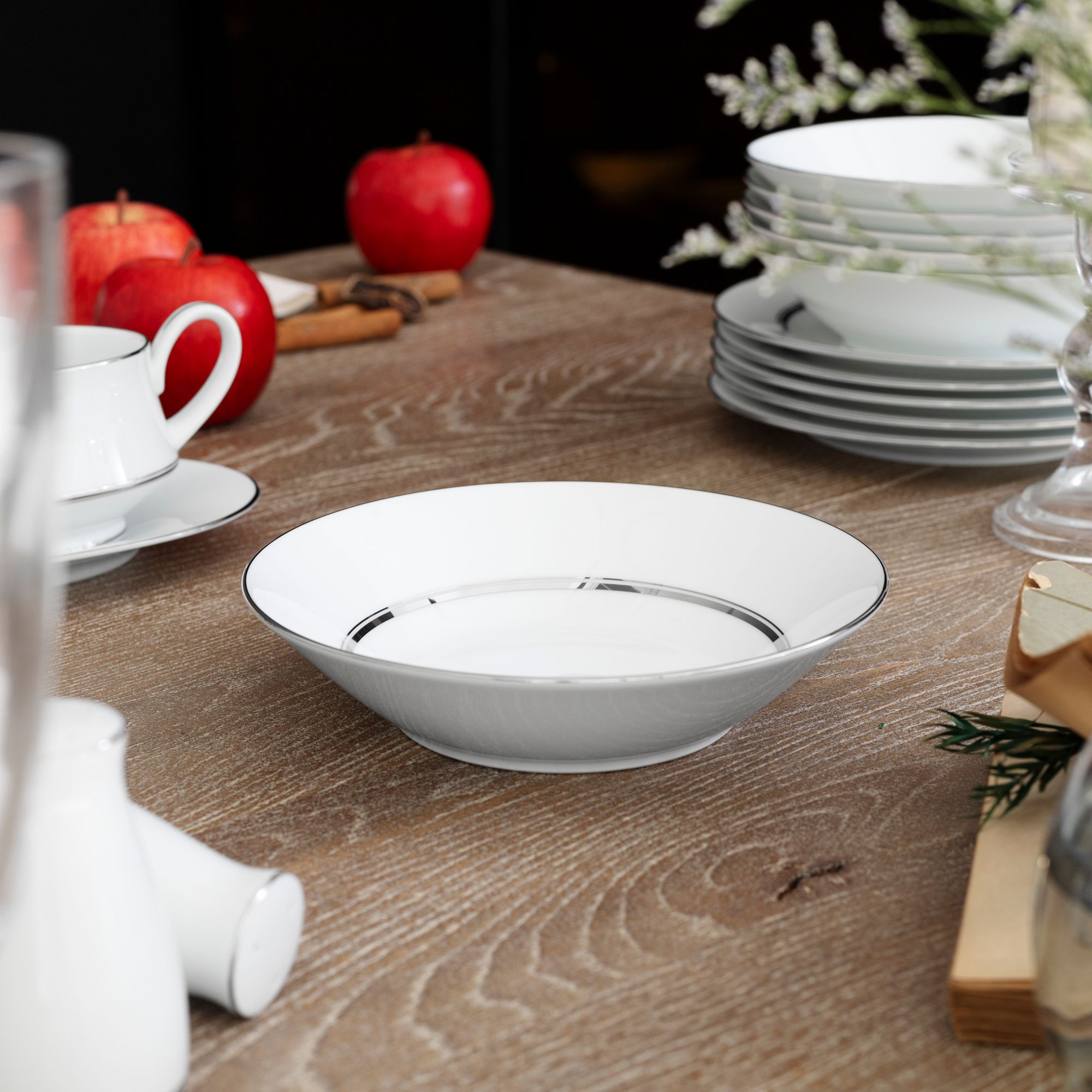 Bộ đĩa ăn kiểu Âu 22 món (cho 6 người) sứ trắng | Noritake Galaxy L554L - D024AL