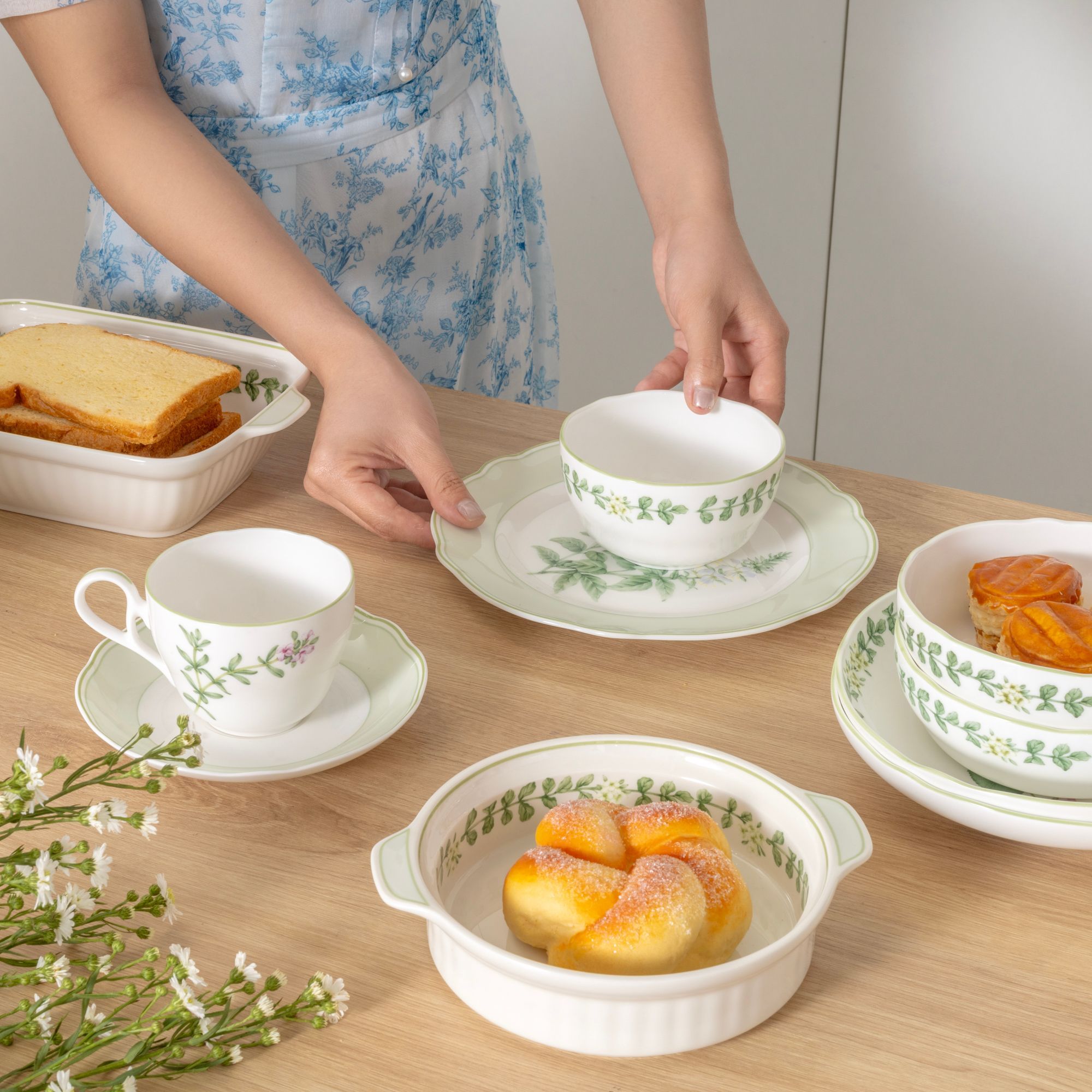 Bộ bát đĩa ăn châu Á đầy đủ 38 món (cho 6 người) sứ xương | Noritake English Herbs 4942L - D038AN