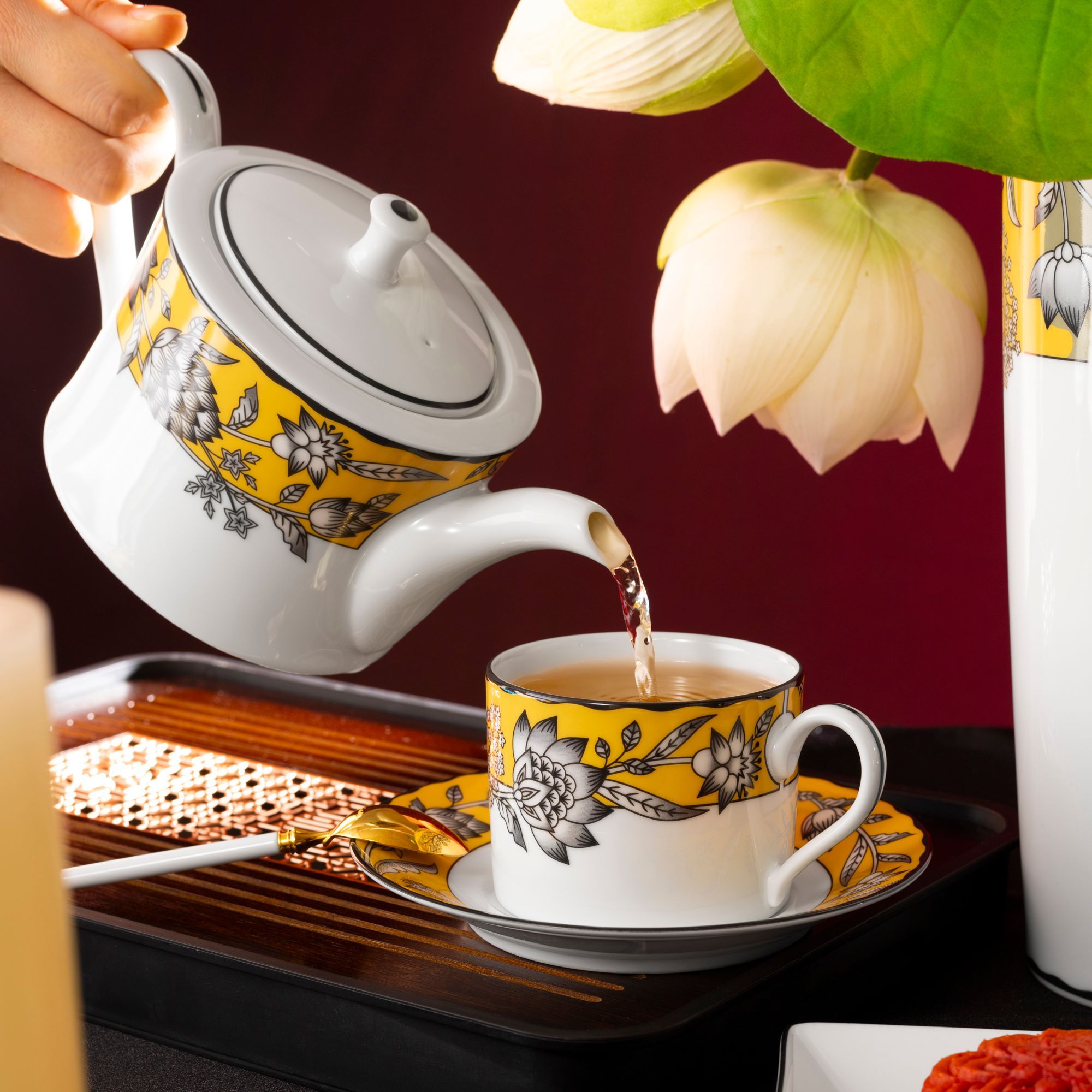 Ấm trà (bình trà) nhỏ dung tích 630ml (màu vàng) sứ trắng | Noritake Chelsea Estate 1779L - Q002GC