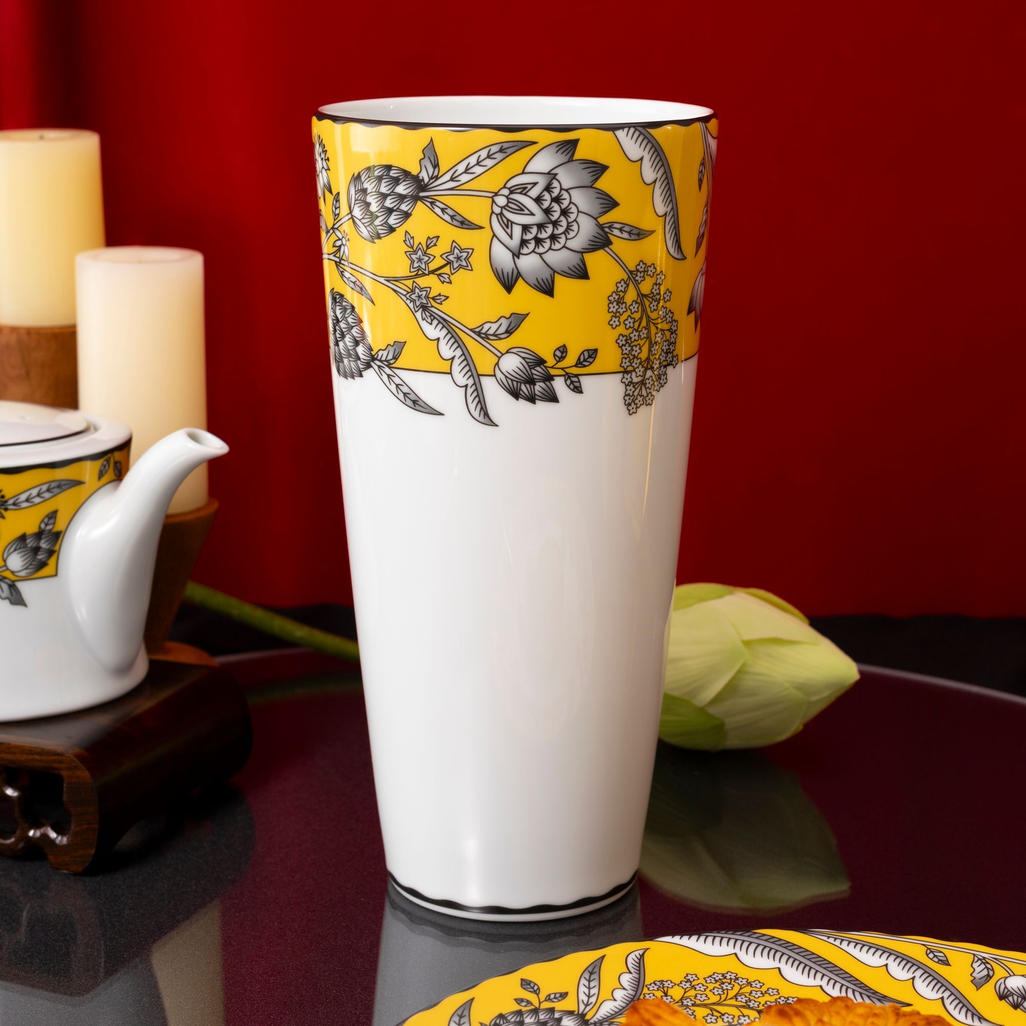 Bình hoa (lọ hoa) trang trí cao 25cm (màu vàng) sứ trắng | Noritake Chelsea Estate 1779L - T91157