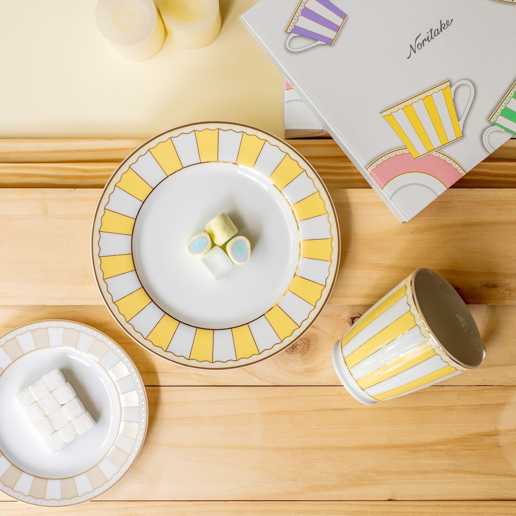 Bộ 02 đĩa tròn cỡ vừa 21cm (vàng pastel) sứ trắng | Noritake CRNIVL Yellow M-250L - Q002M