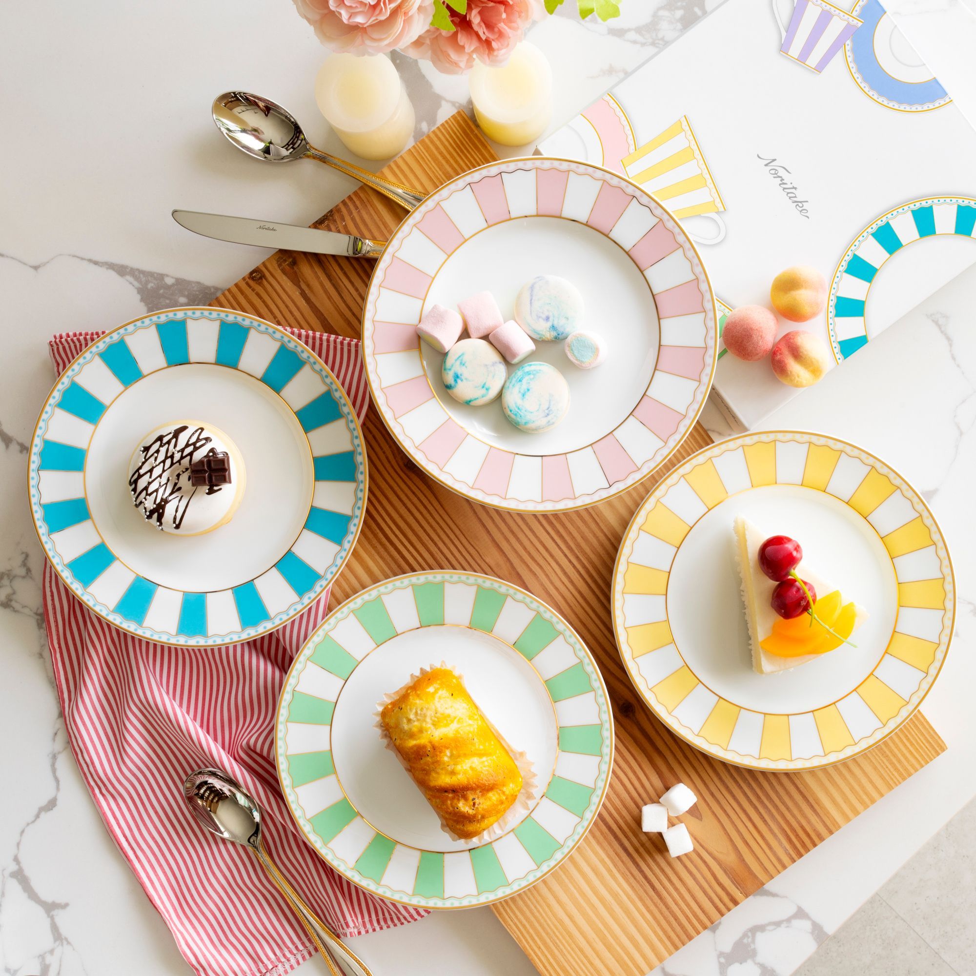 Bộ 02 đĩa tròn cỡ vừa 21cm (xanh lá pastel) sứ trắng | Noritake CRNIVL Apple Green M-252L - Q002M