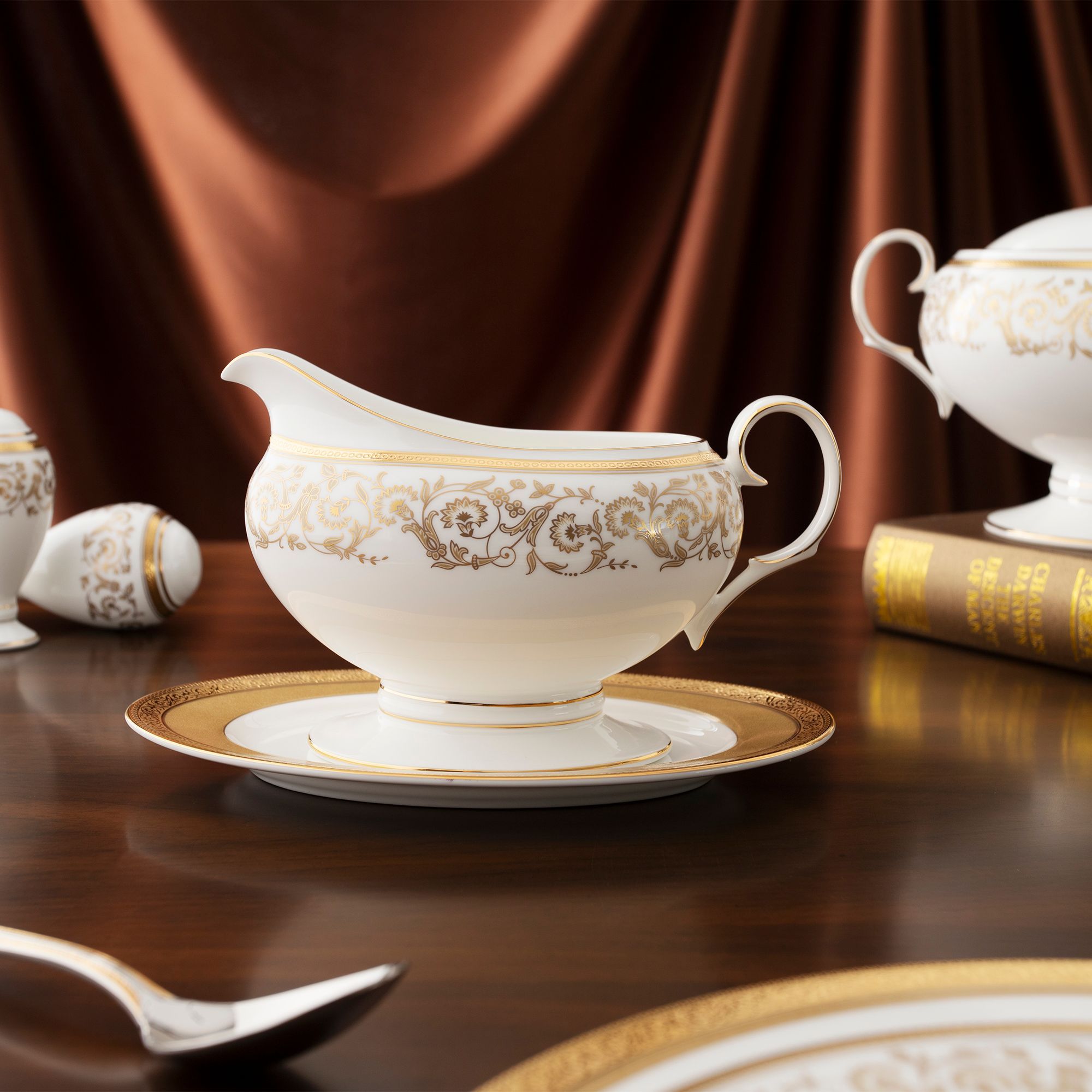 Bộ đĩa ăn kiểu Âu 22 món (cho 6 người) sứ xương | Noritake Summit Gold 4912L - D024AN