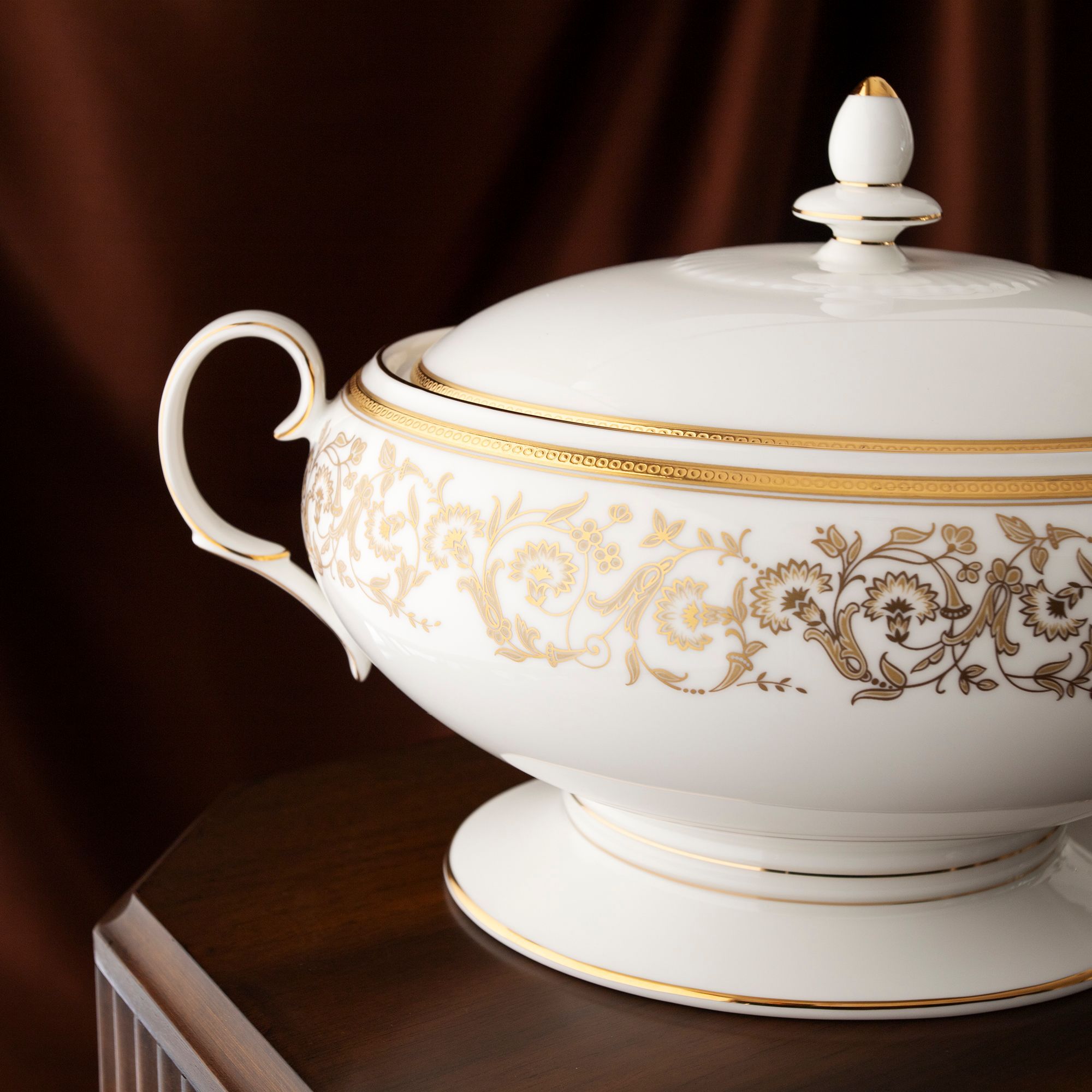 Bộ đĩa ăn kiểu Âu 22 món (cho 6 người) sứ xương | Noritake Summit Gold 4912L - D024AN