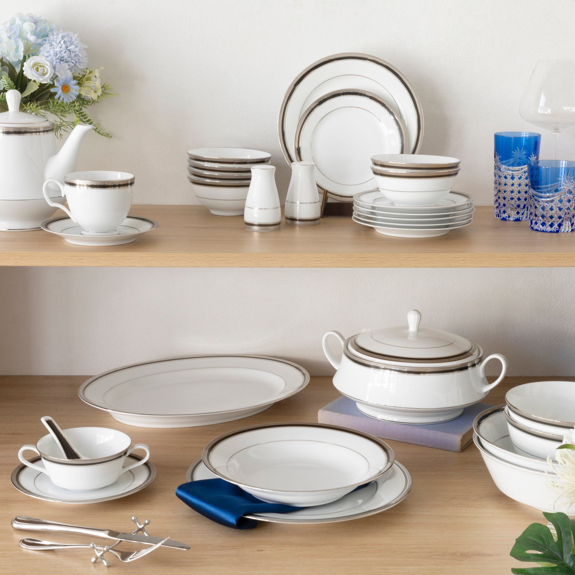 Bộ đĩa ăn kiểu Âu 22 món (cho 6 người) sứ trắng | Noritake Austin Platinum 4360L - D024AL