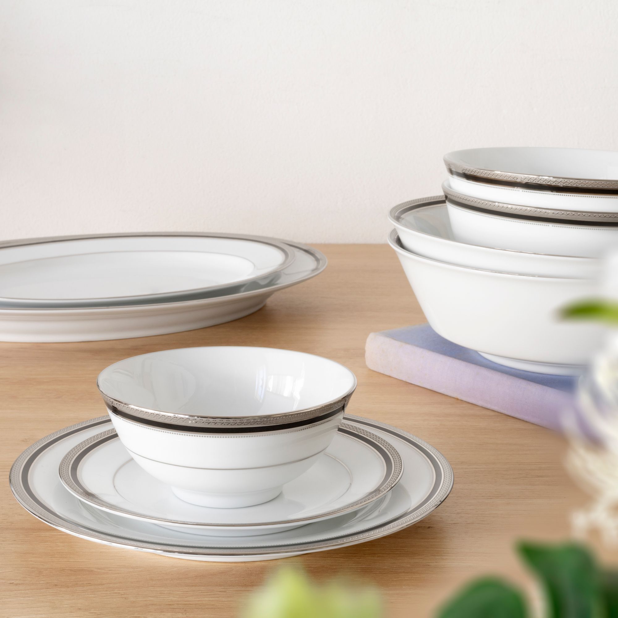 Bộ bát đĩa ăn châu Á đầy đủ 38 món (cho 6 người) sứ trắng | Noritake Austin Platinum 4360L - D038AB