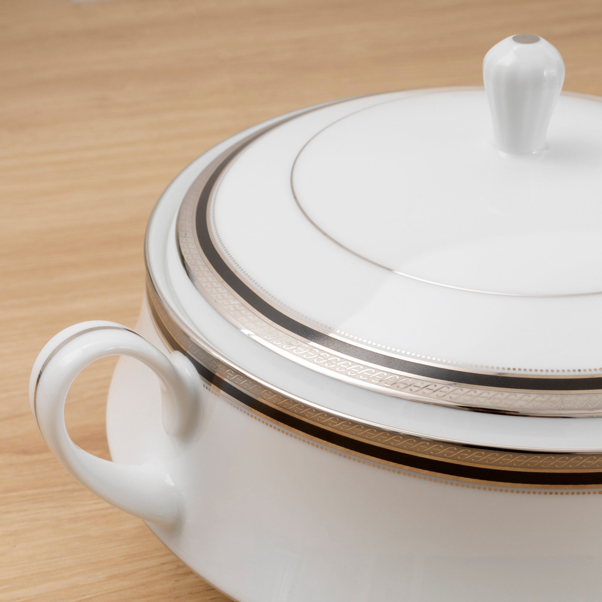 Bộ đĩa ăn kiểu Âu 22 món (cho 6 người) sứ trắng | Noritake Austin Platinum 4360L - D024AL